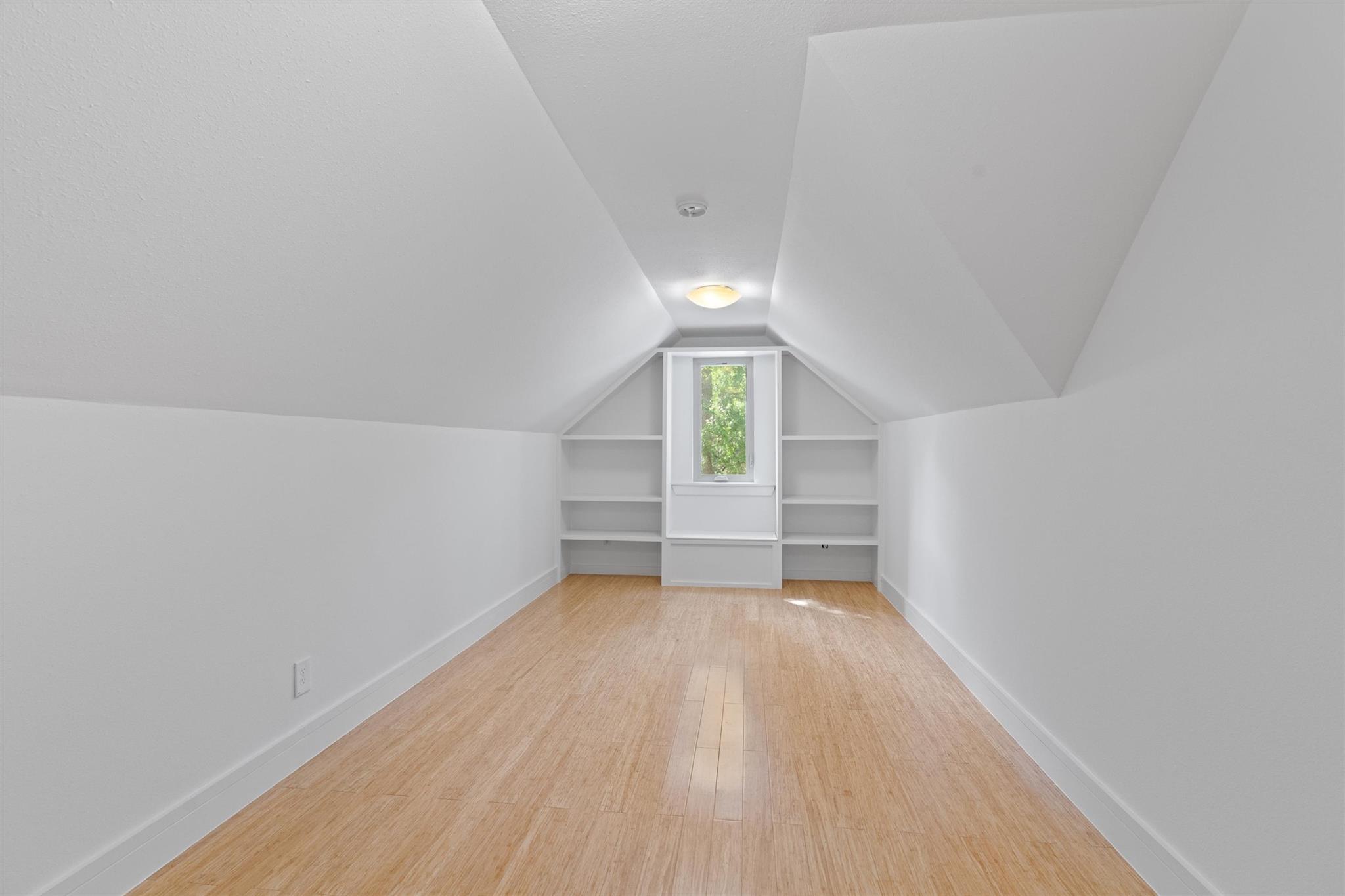 33 Long Creek Rd, Austin, TX 78737