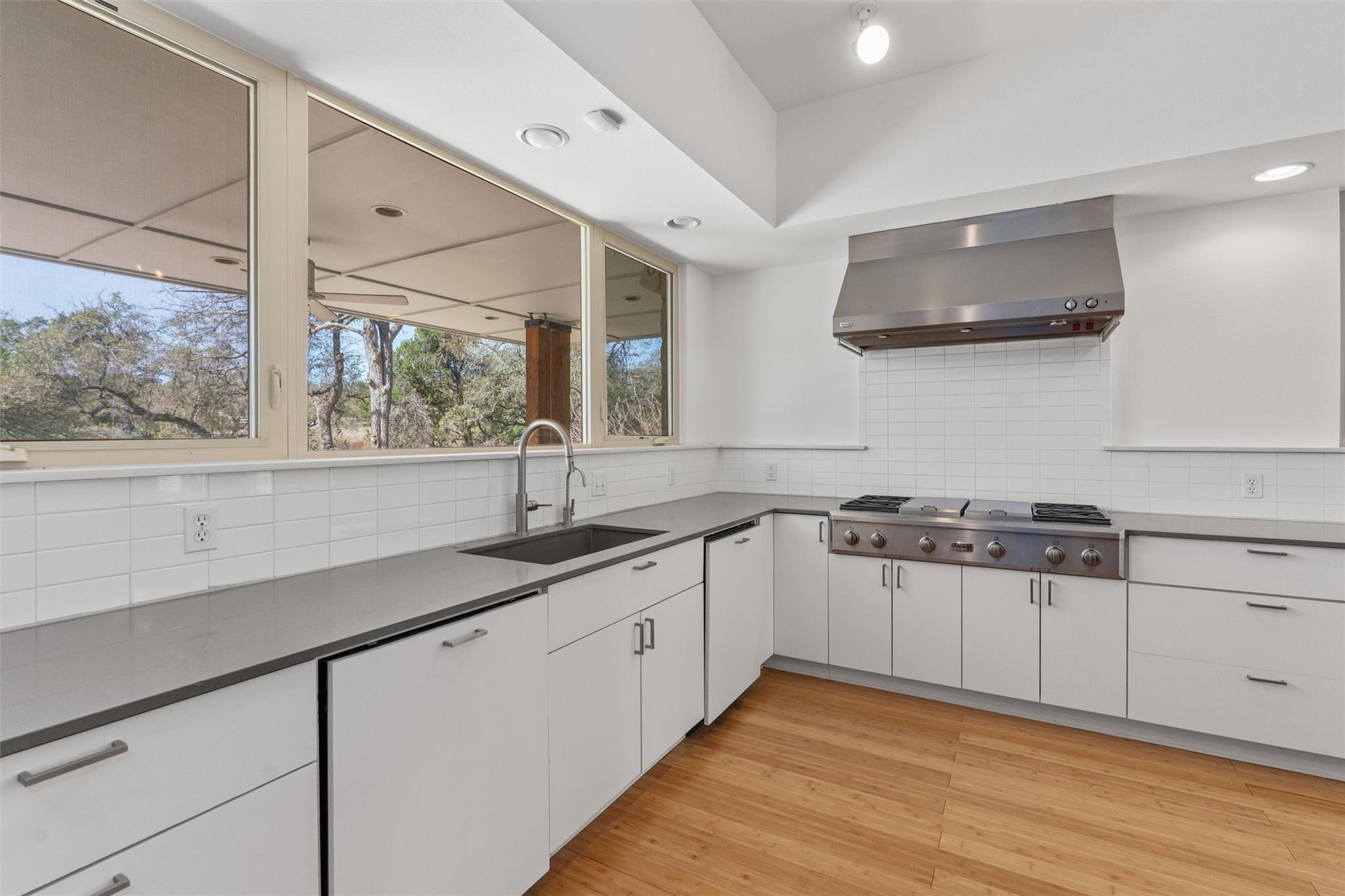 33 Long Creek Rd, Austin, TX 78737