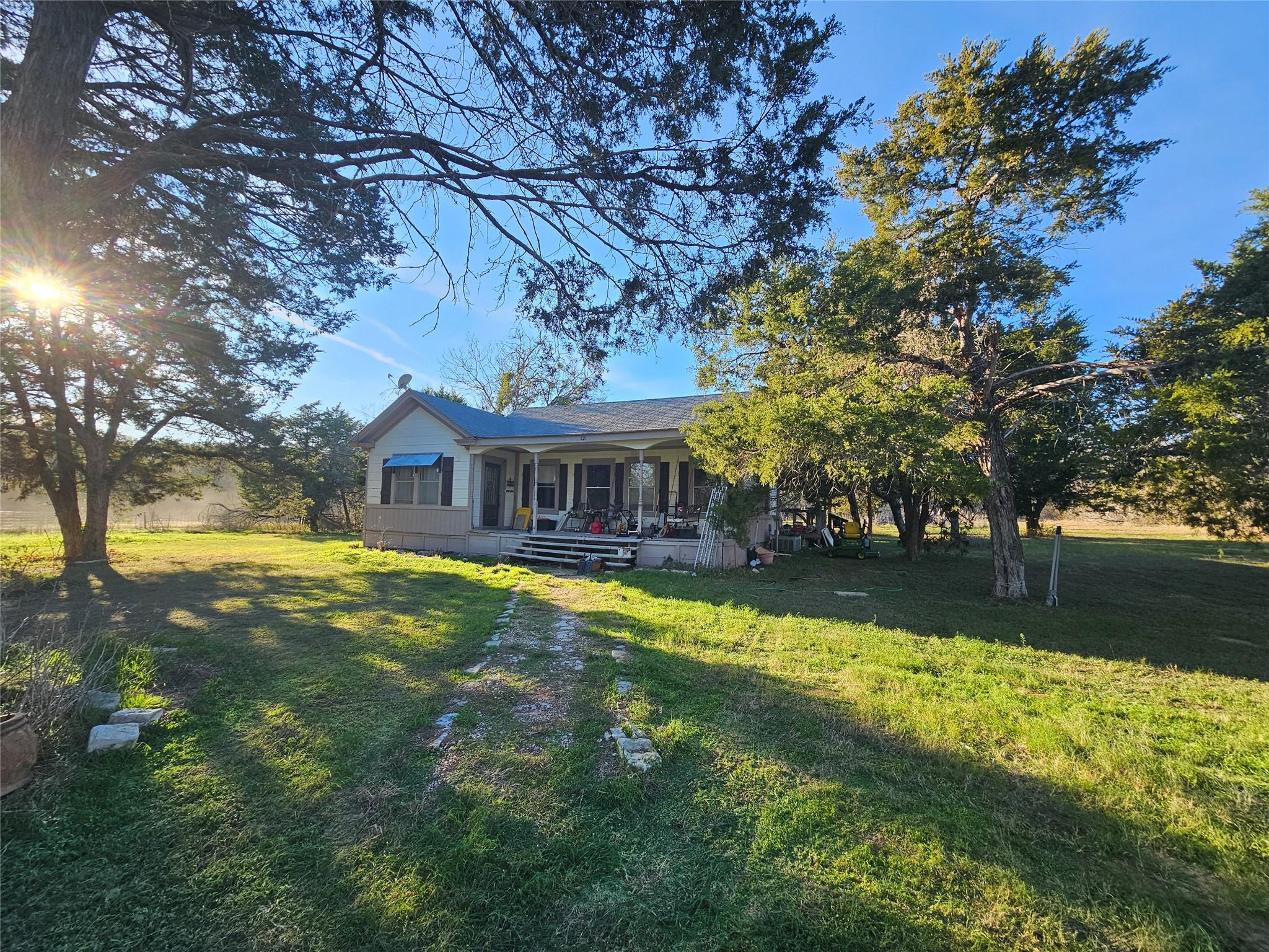 221 Lower Elgin Rd, Elgin, TX 78621