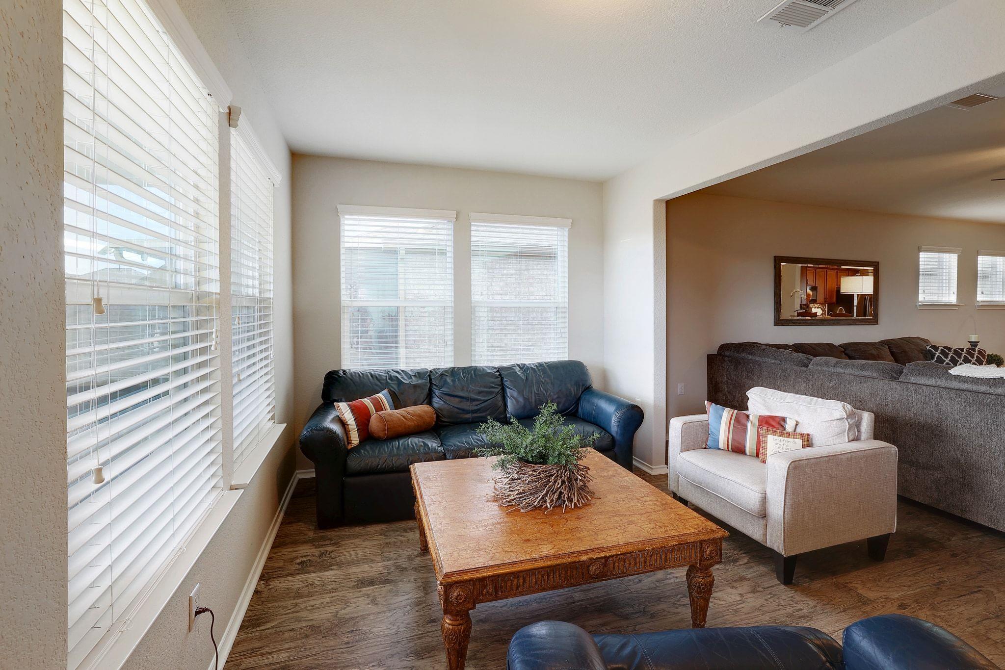 504 Hereford Ln, Georgetown, TX 78633