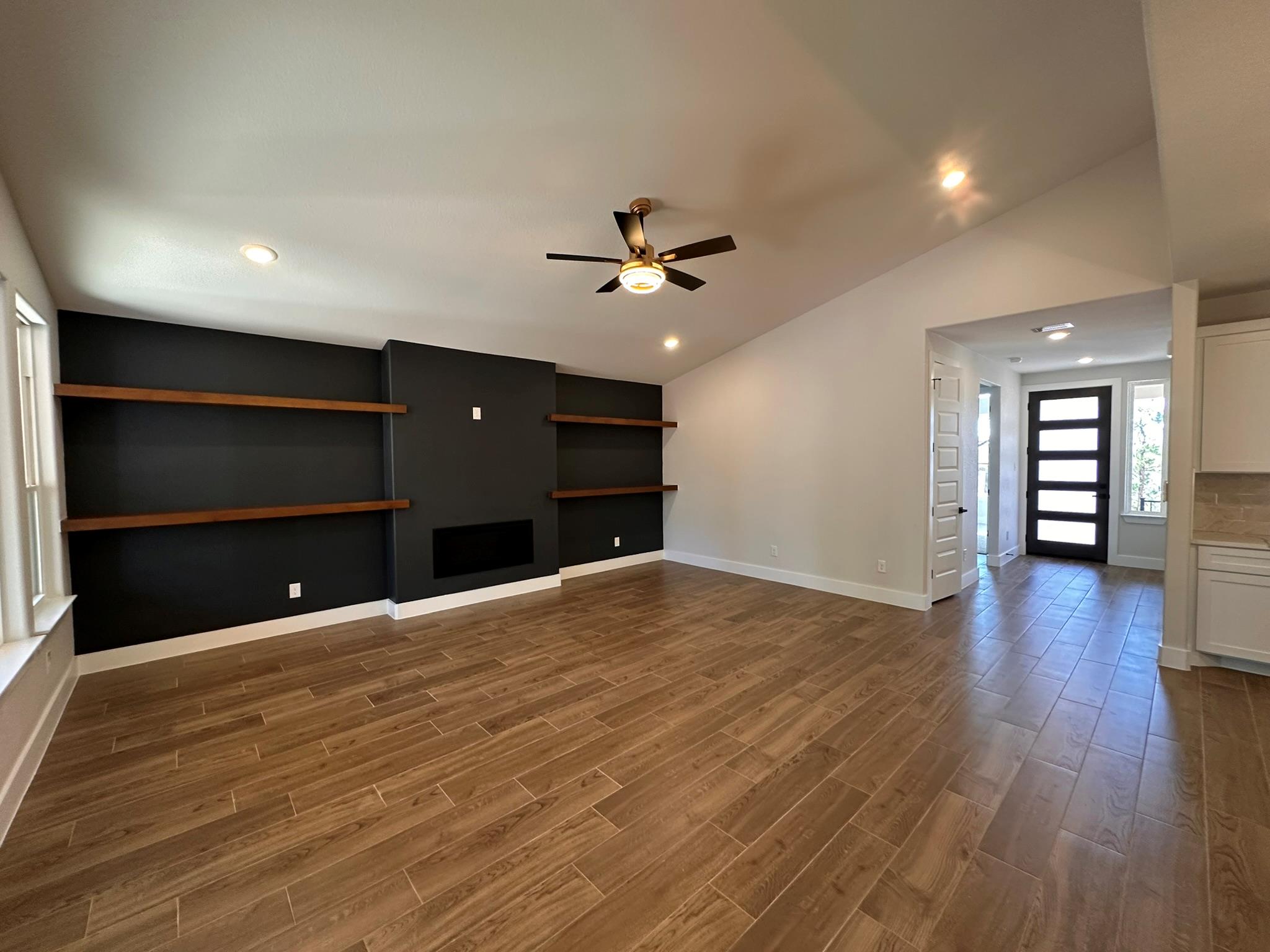 211 Helemano Dr, Bastrop, TX 78602