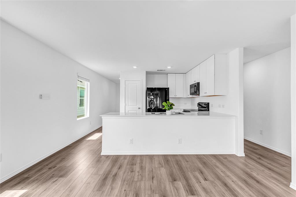 516 Rancho del Cielo Loop, Jarrell, TX 76537