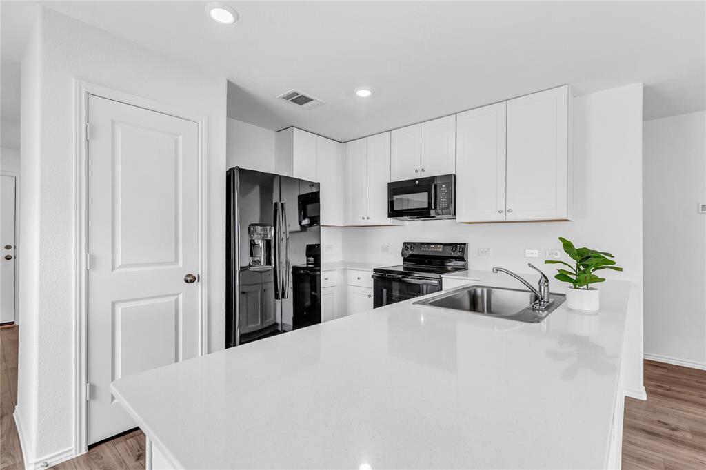 516 Rancho del Cielo Loop, Jarrell, TX 76537