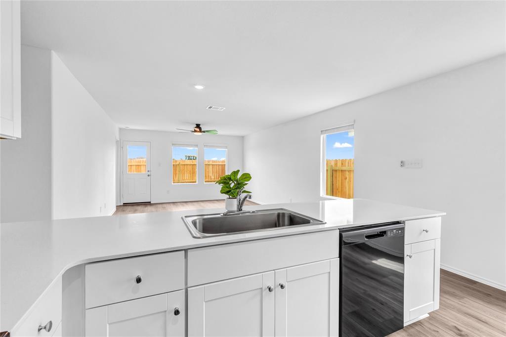 516 Rancho del Cielo Loop, Jarrell, TX 76537