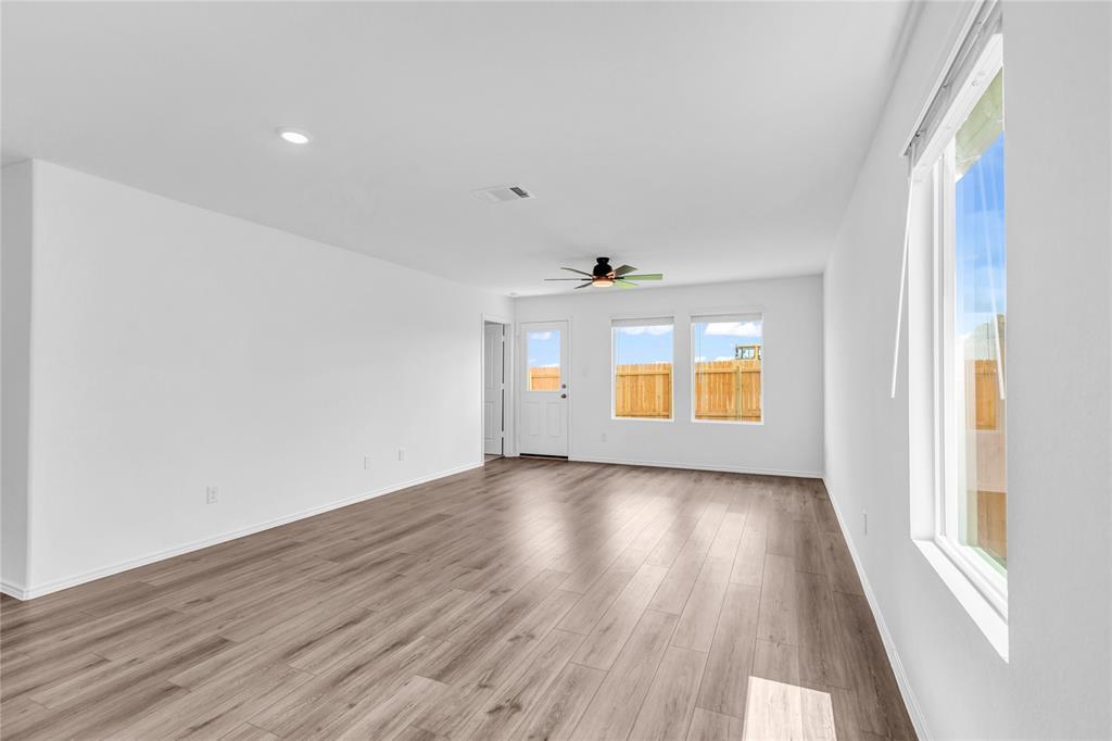 516 Rancho del Cielo Loop, Jarrell, TX 76537