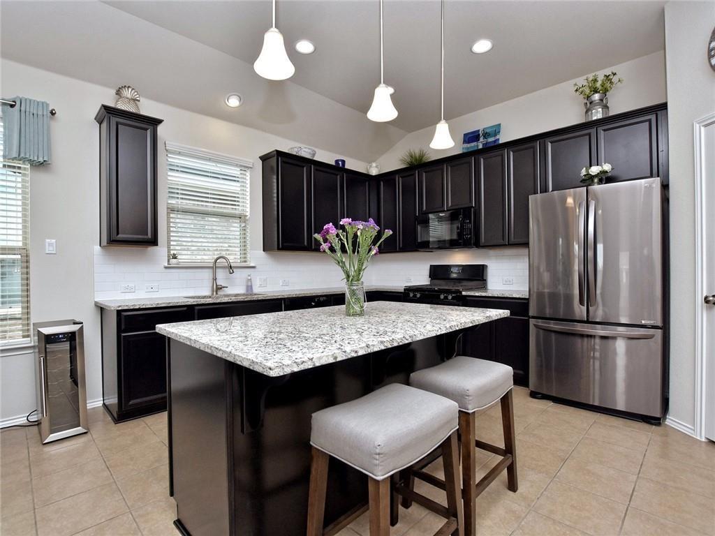 305 Methodius Dr, Hutto, TX 78634