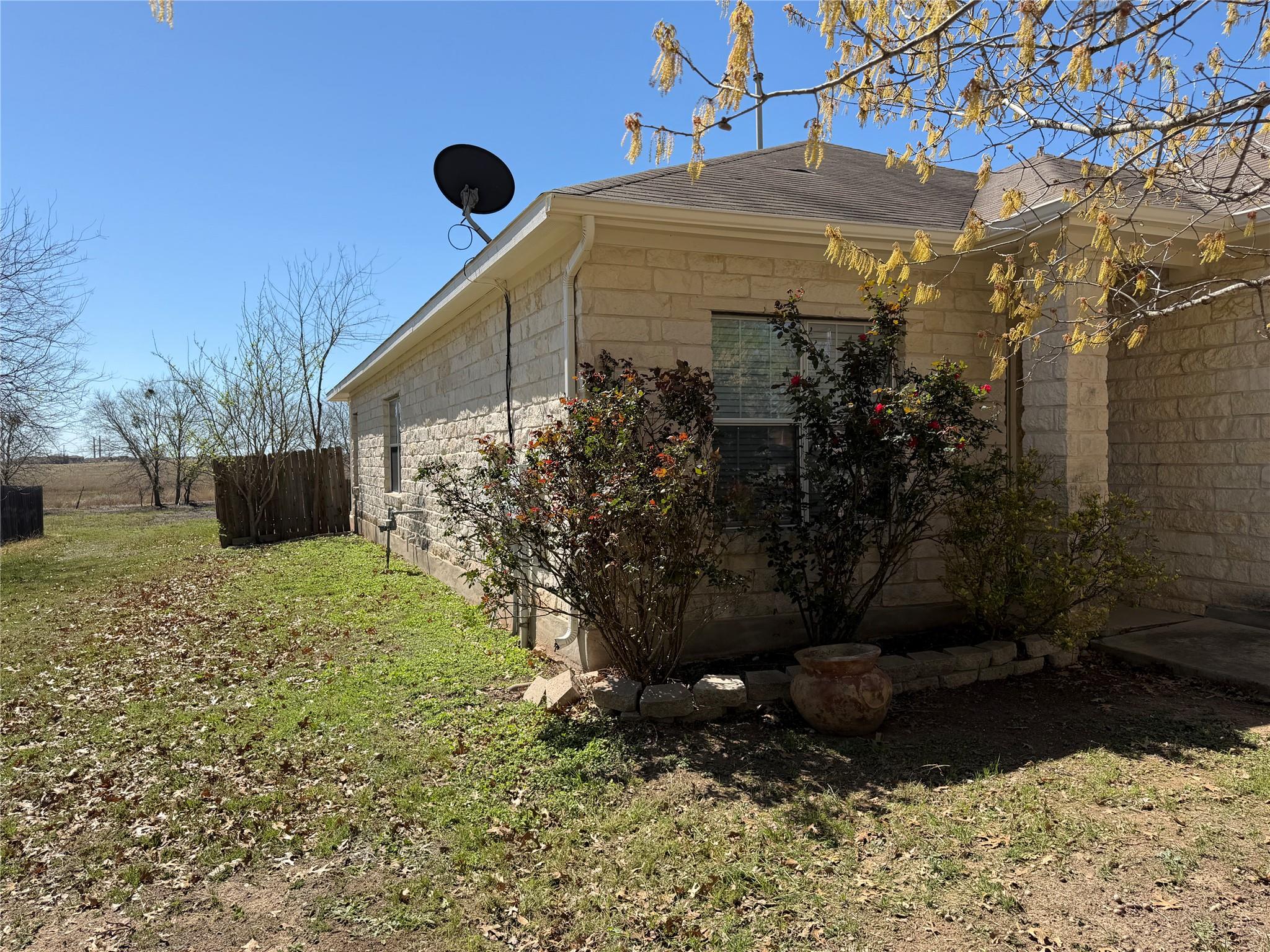 210 Dark Horse Ln, Buda, TX 78610