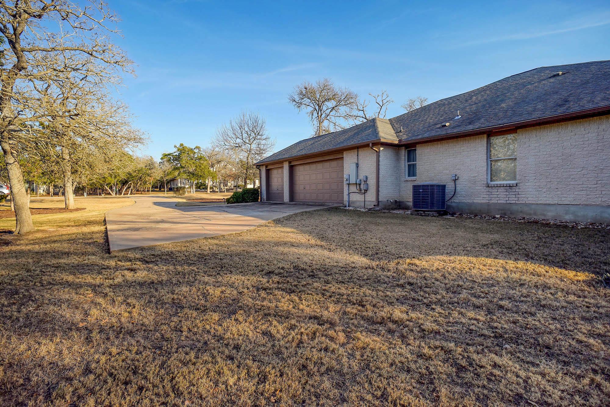 142 Joshua Smith Ln, Bastrop, TX 78602
