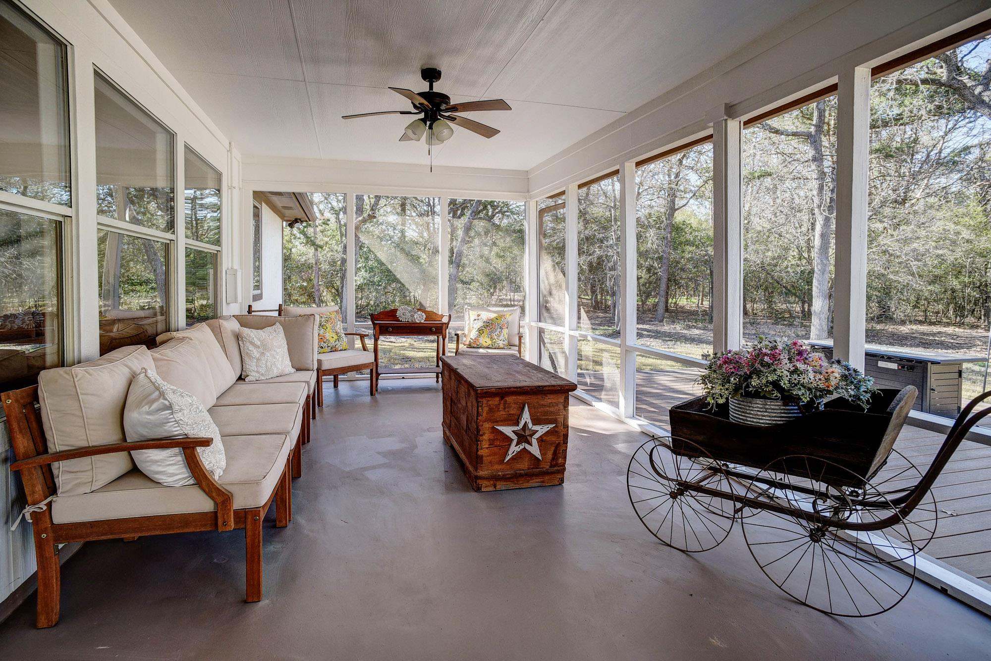 142 Joshua Smith Ln, Bastrop, TX 78602