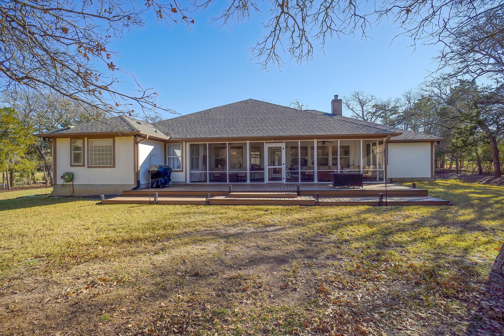 142 Joshua Smith Ln, Bastrop, TX 78602