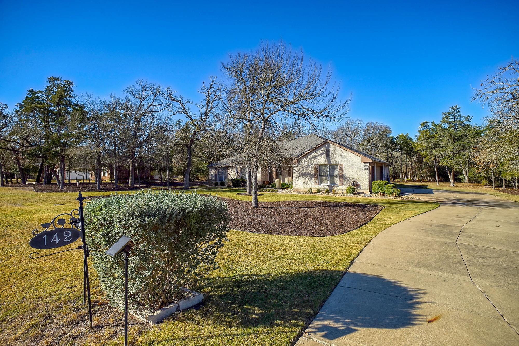 142 Joshua Smith Ln, Bastrop, TX 78602