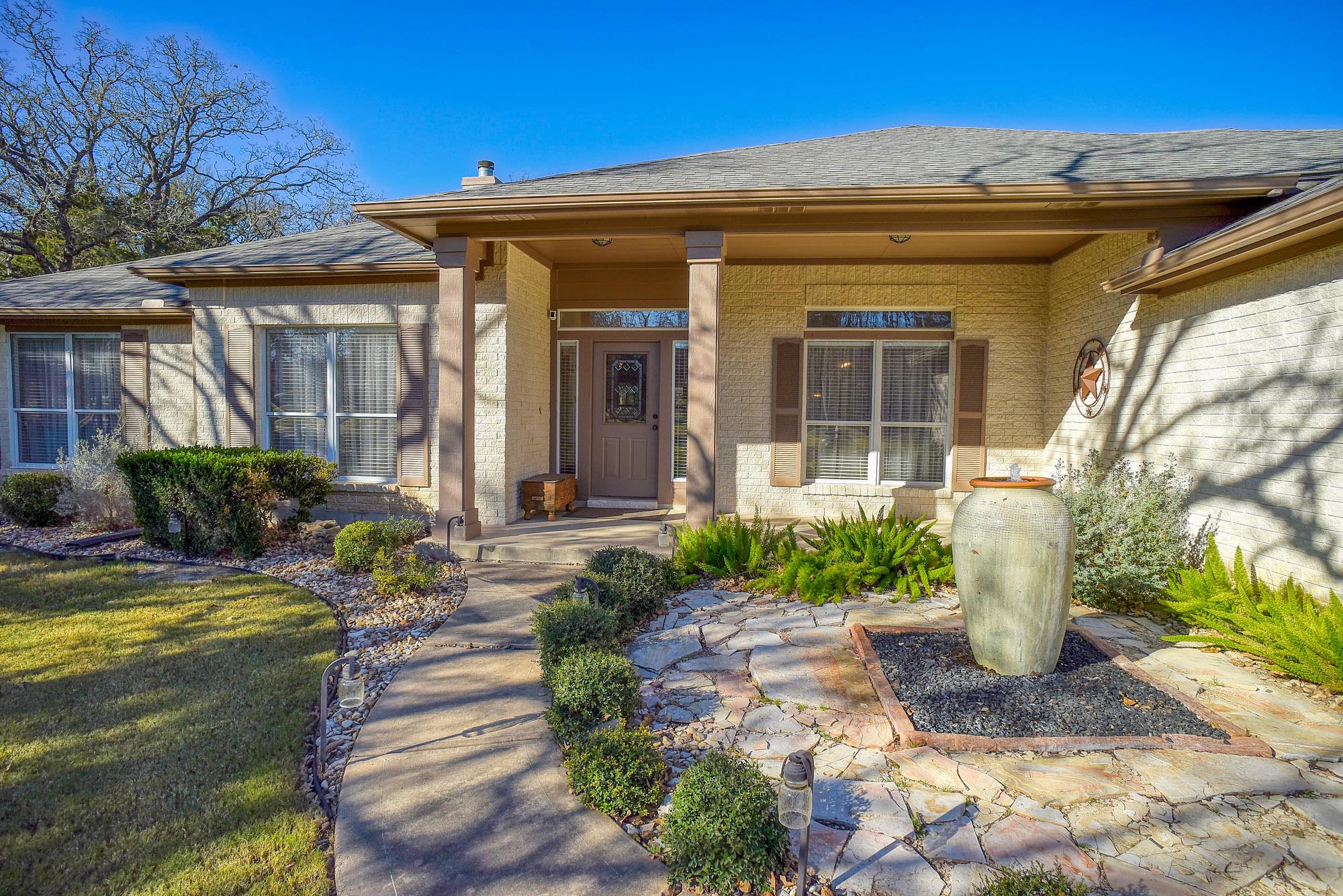 142 Joshua Smith Ln, Bastrop, TX 78602