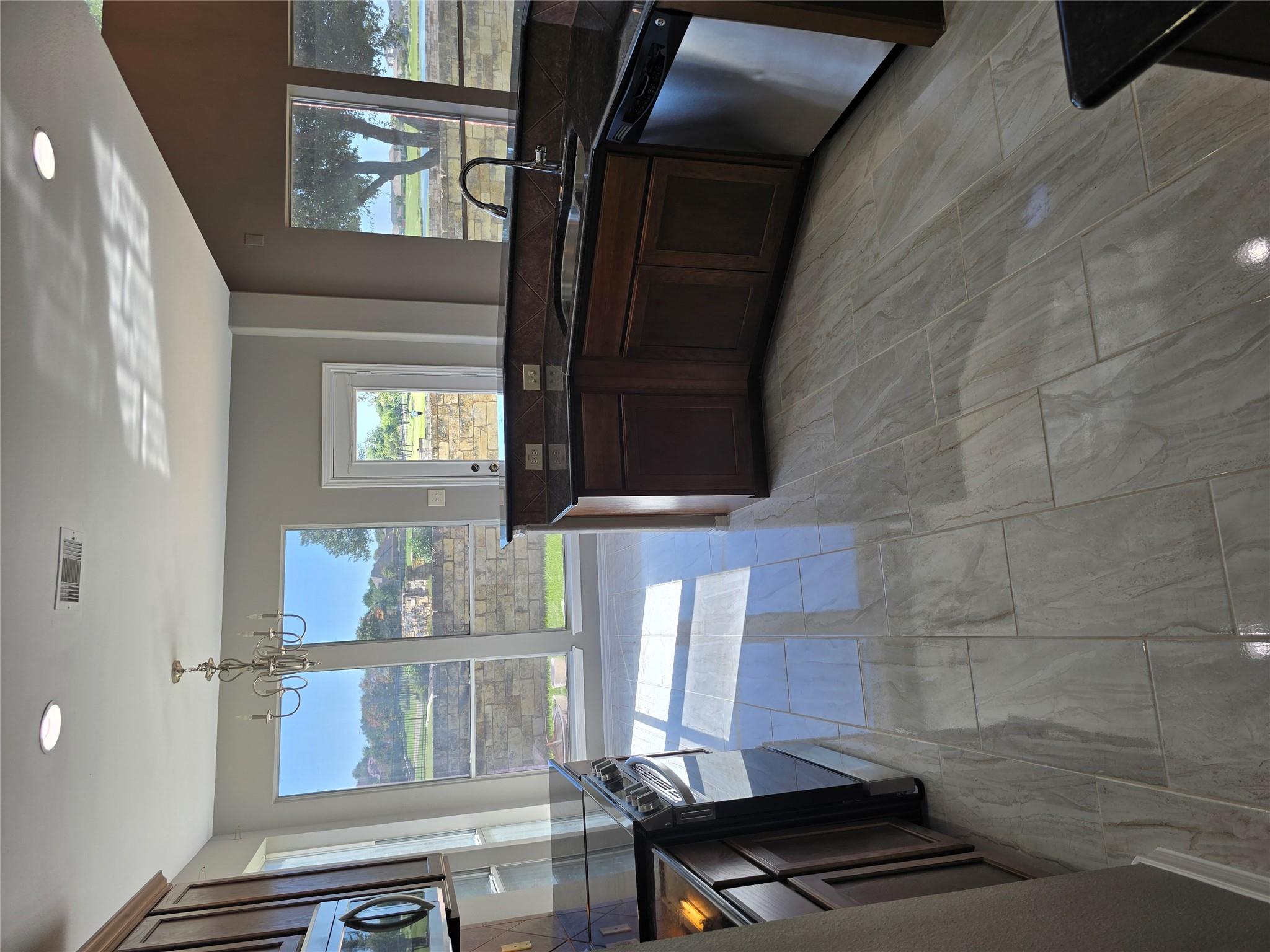 1108 Augusta Bend Dr, Hutto, TX 78634