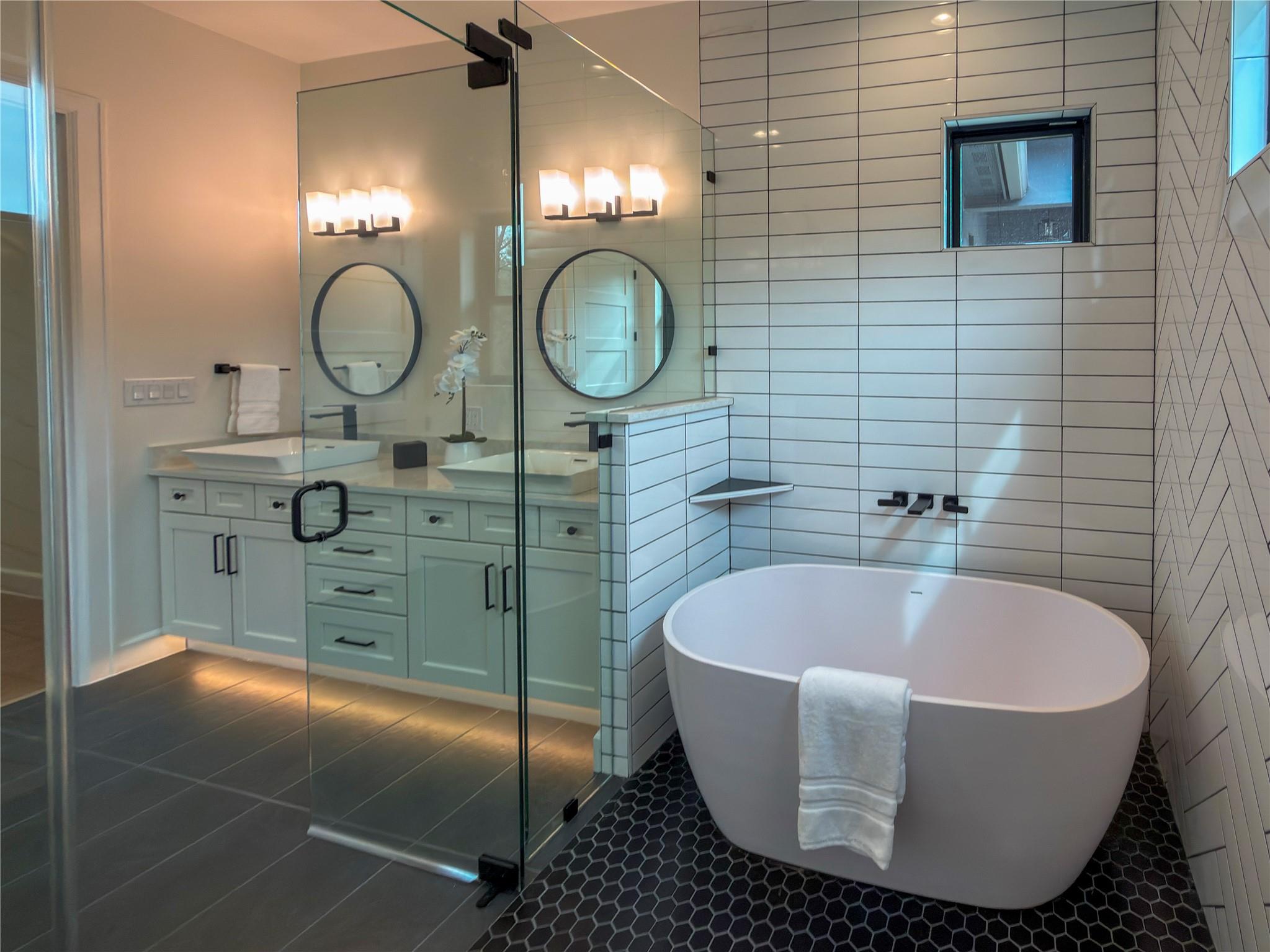 310 Apache Tears, Horseshoe Bay, TX 78657