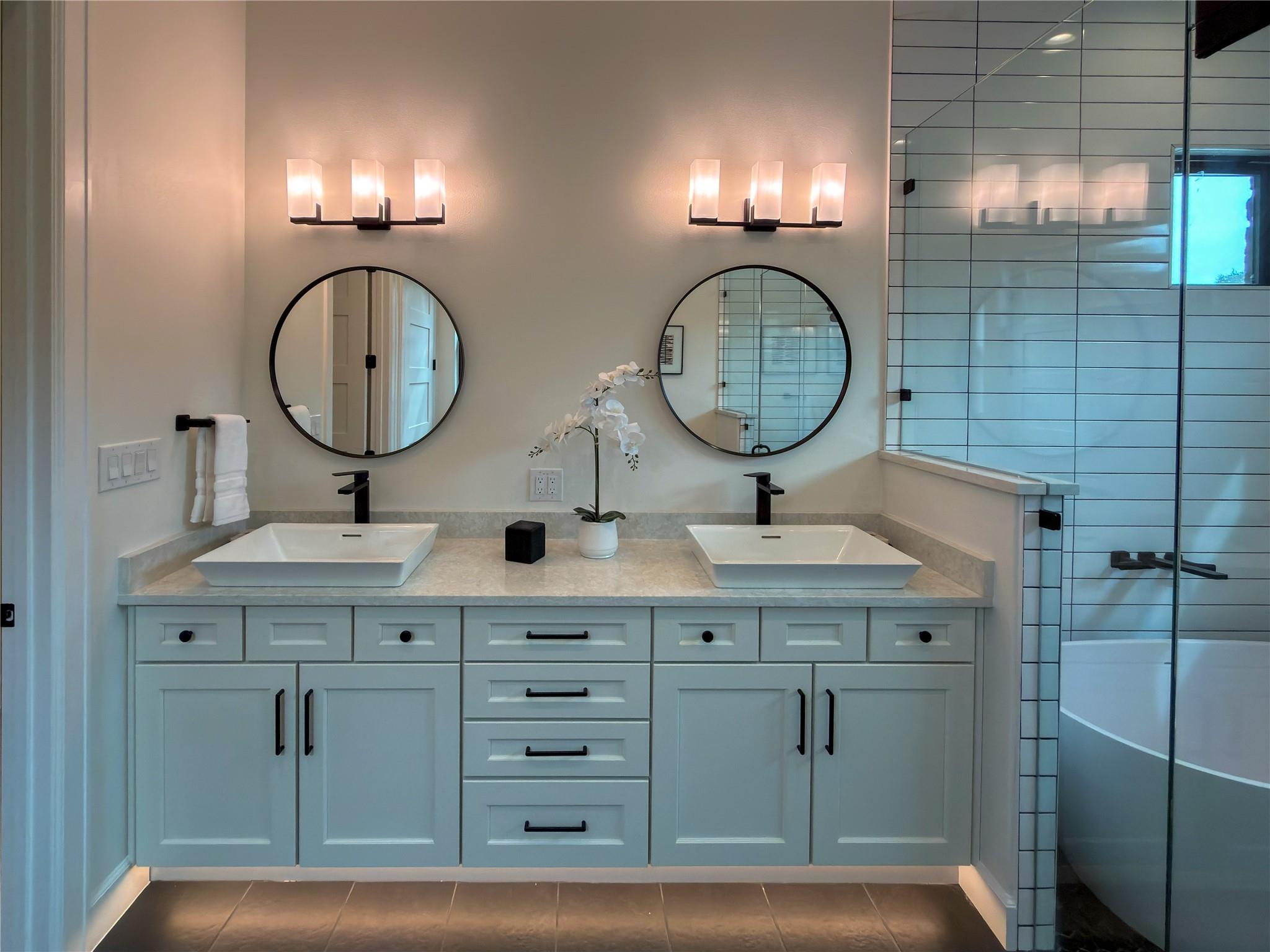 310 Apache Tears, Horseshoe Bay, TX 78657