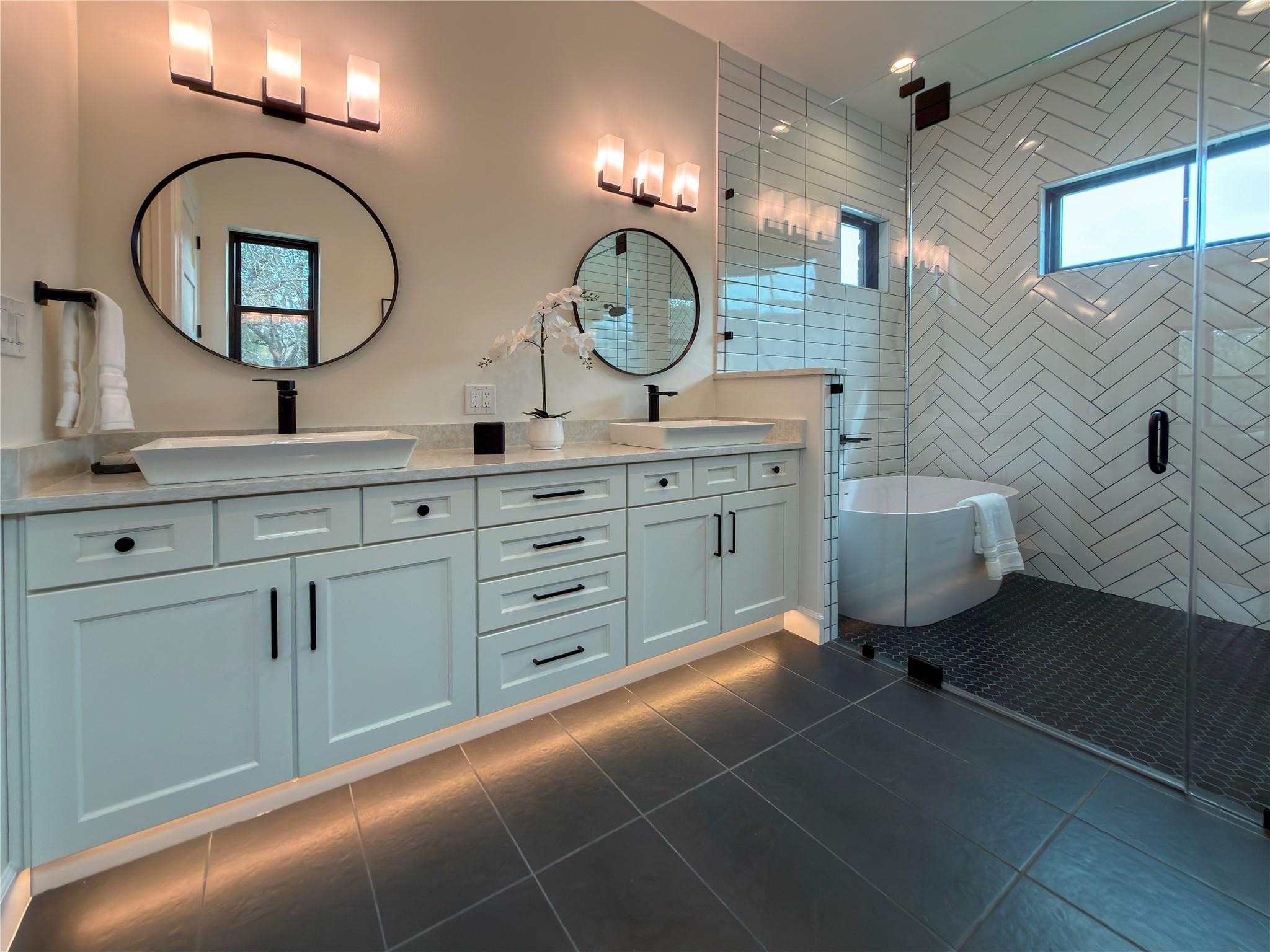 310 Apache Tears, Horseshoe Bay, TX 78657