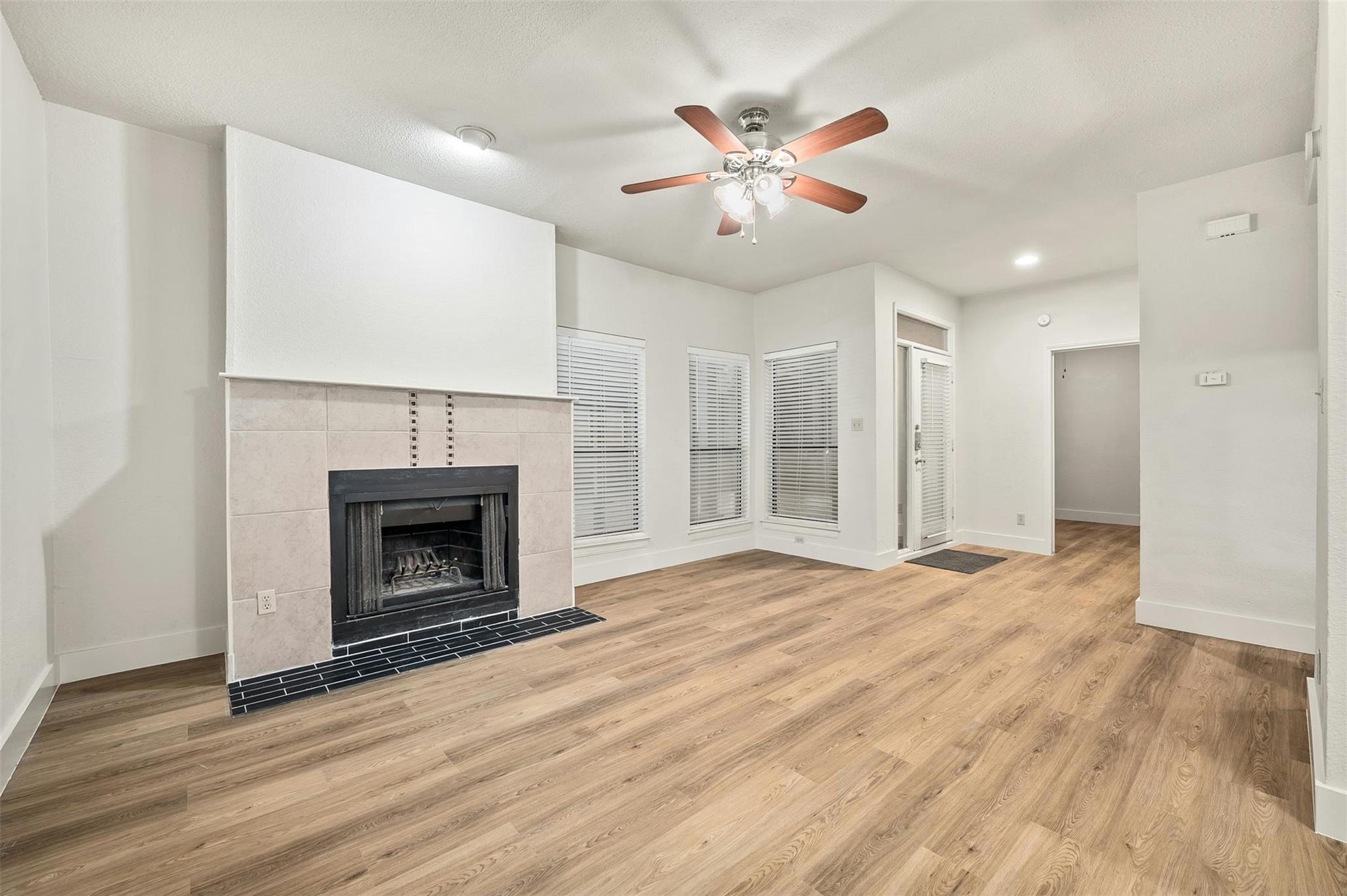 1910 Robbins Pl # 105, Austin, TX 78705