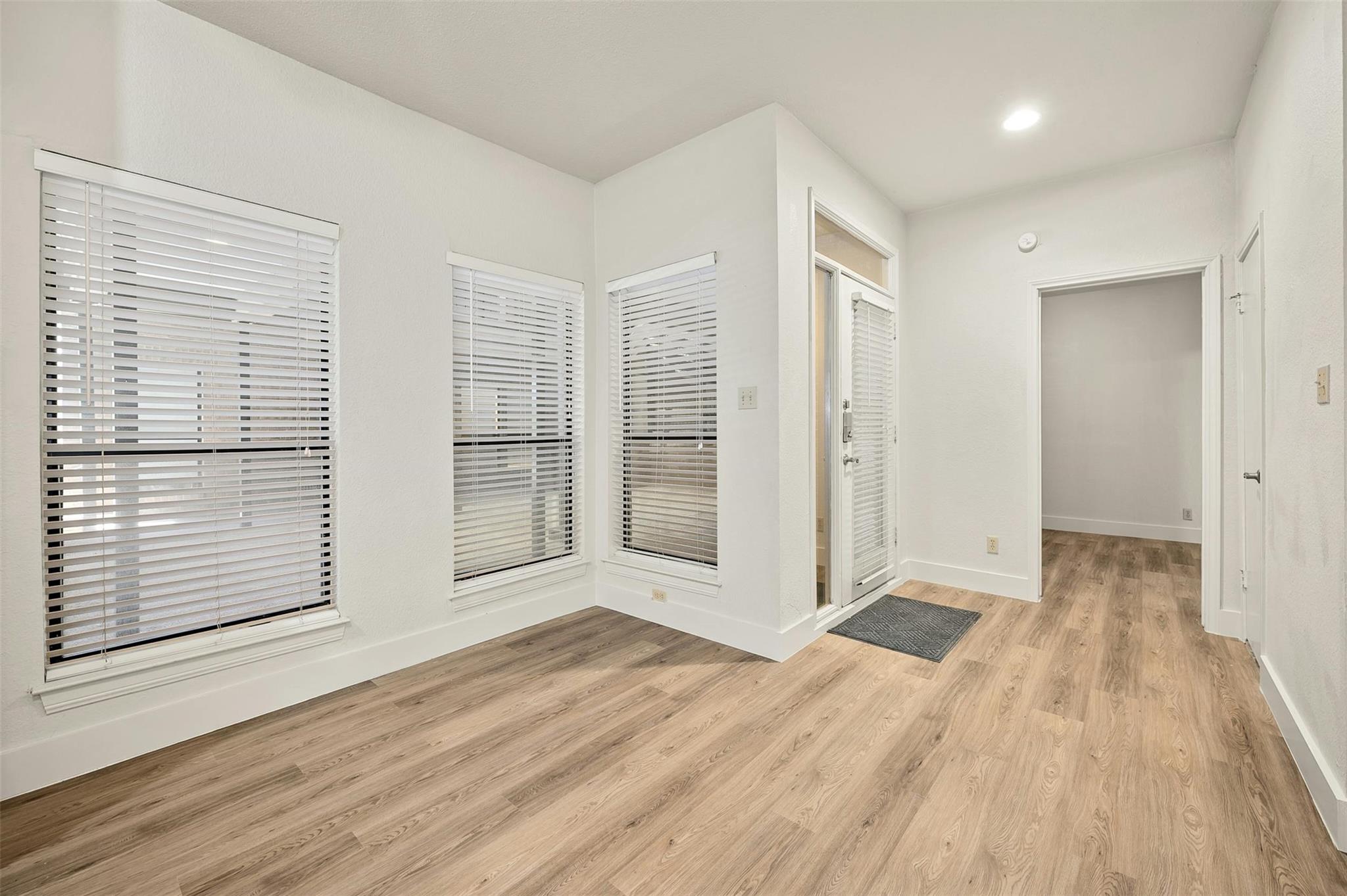 1910 Robbins Pl # 105, Austin, TX 78705