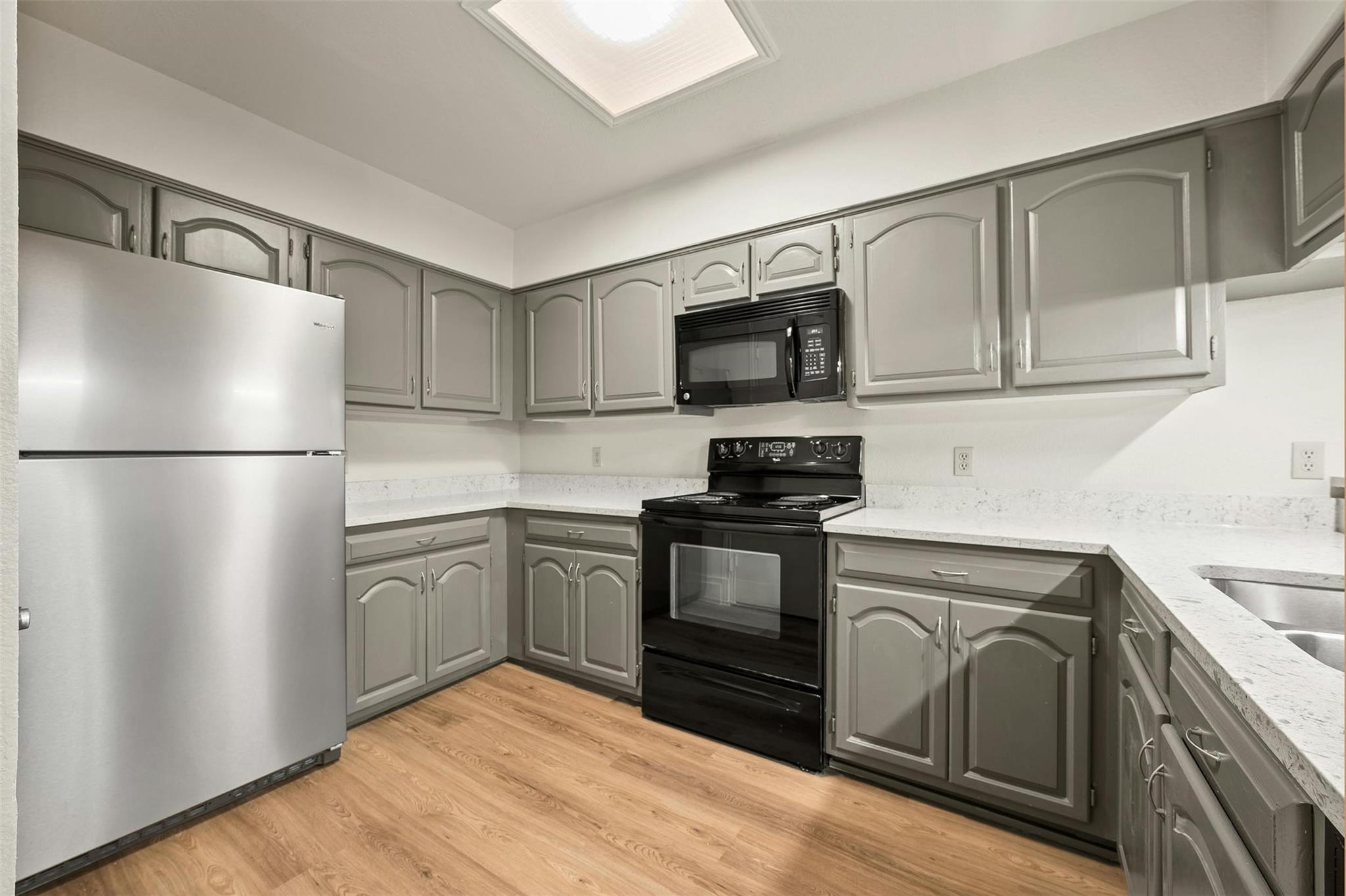 1910 Robbins Pl # 105, Austin, TX 78705