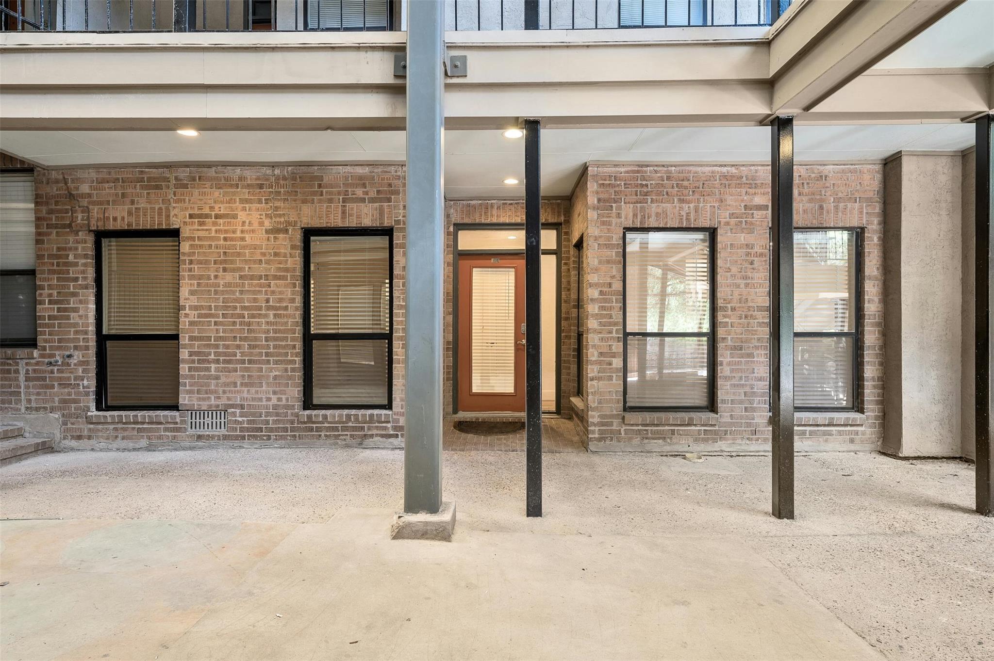 1910 Robbins Pl # 105, Austin, TX 78705