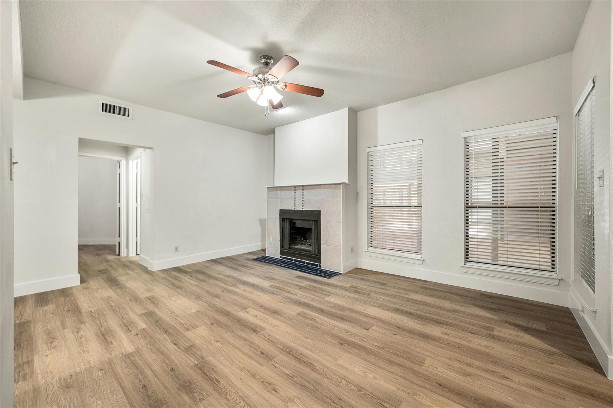 1910 Robbins Pl # 105, Austin, TX 78705