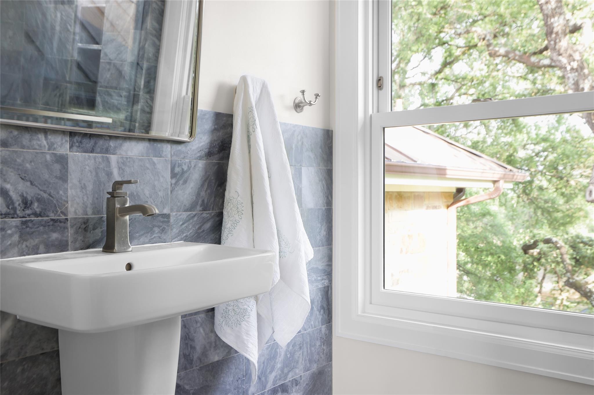 400 ALMARION Dr, Austin, TX 78746