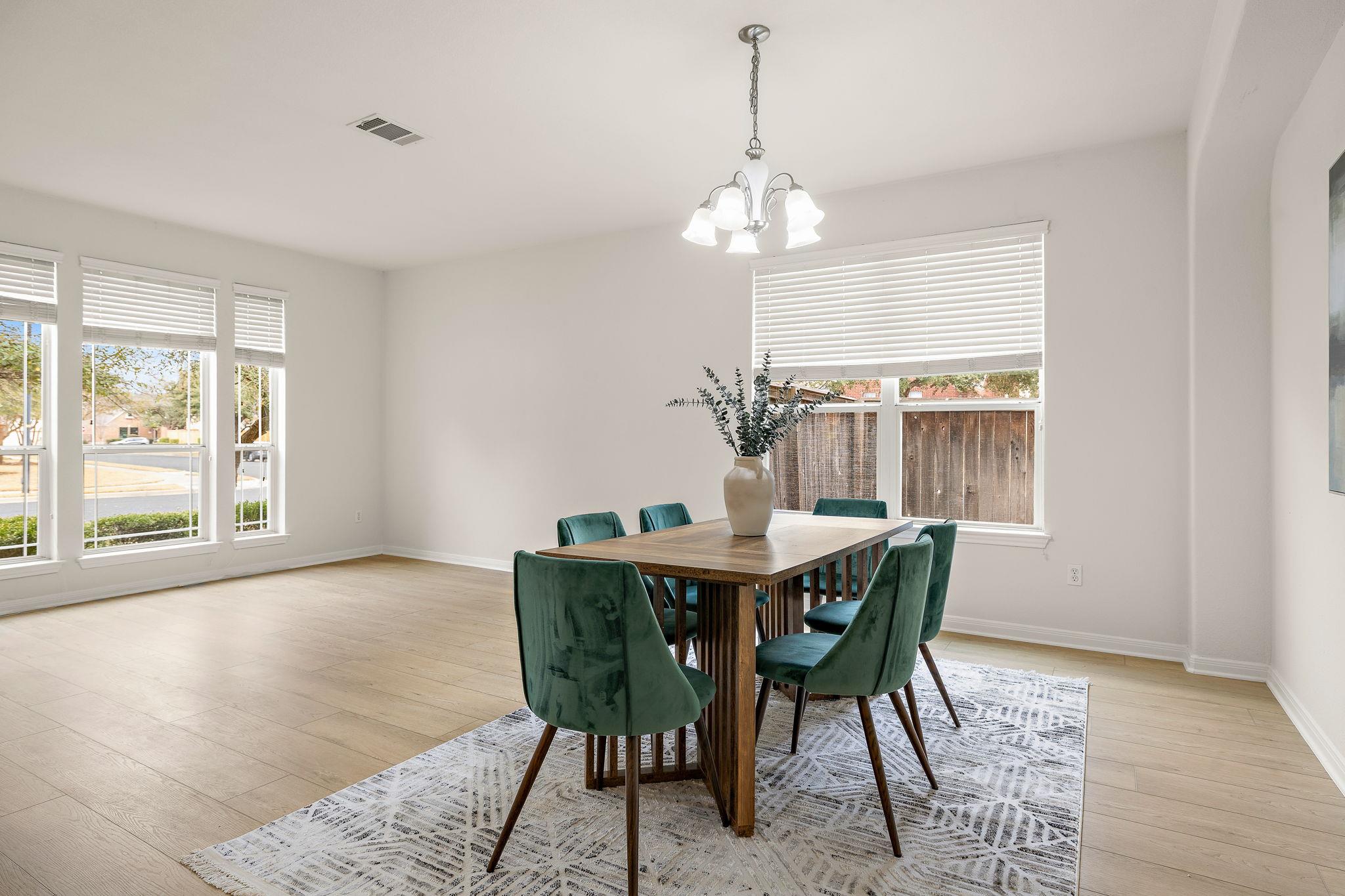 903 Fork Ridge Path, Round Rock, TX 78665