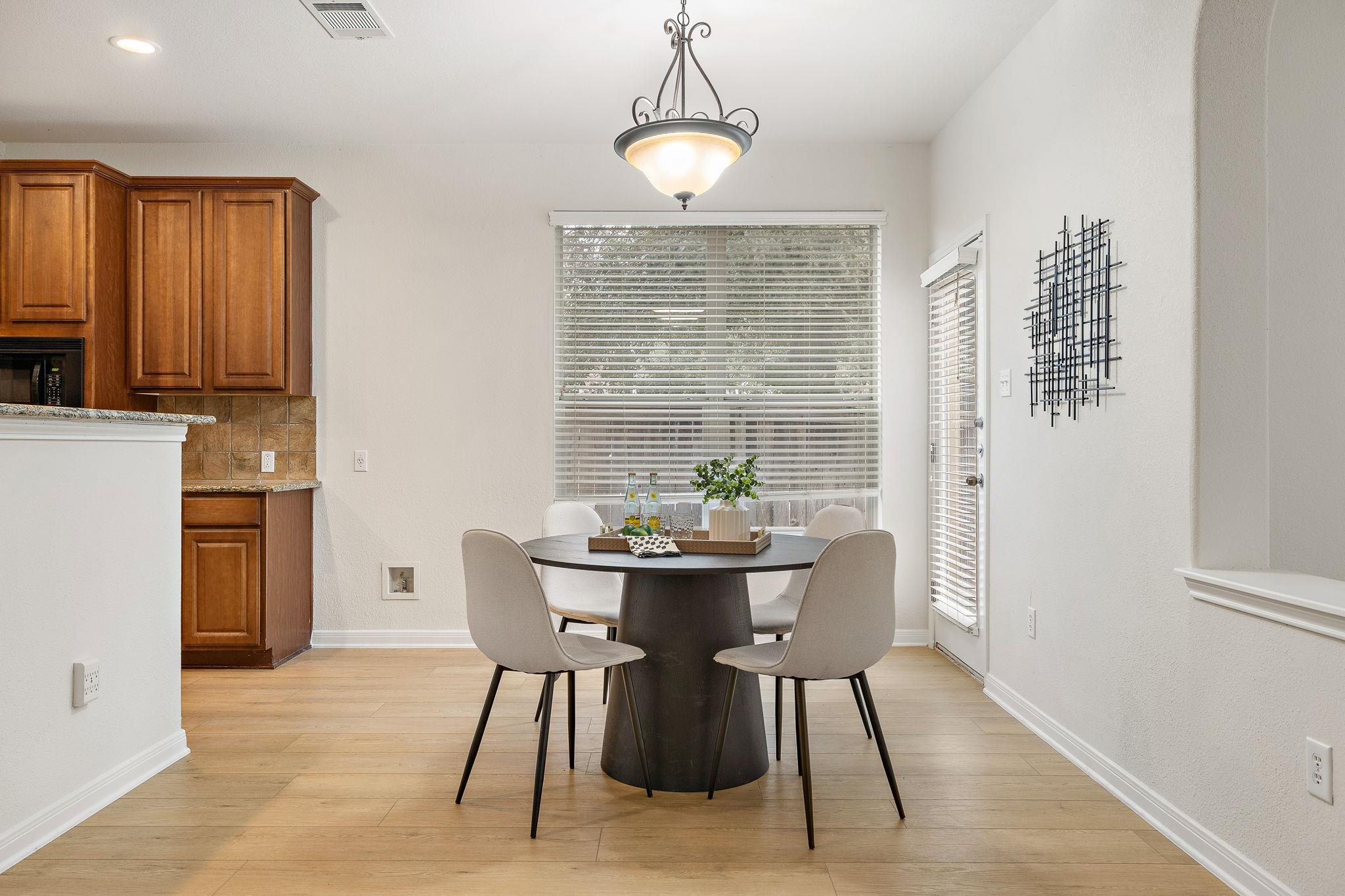 903 Fork Ridge Path, Round Rock, TX 78665