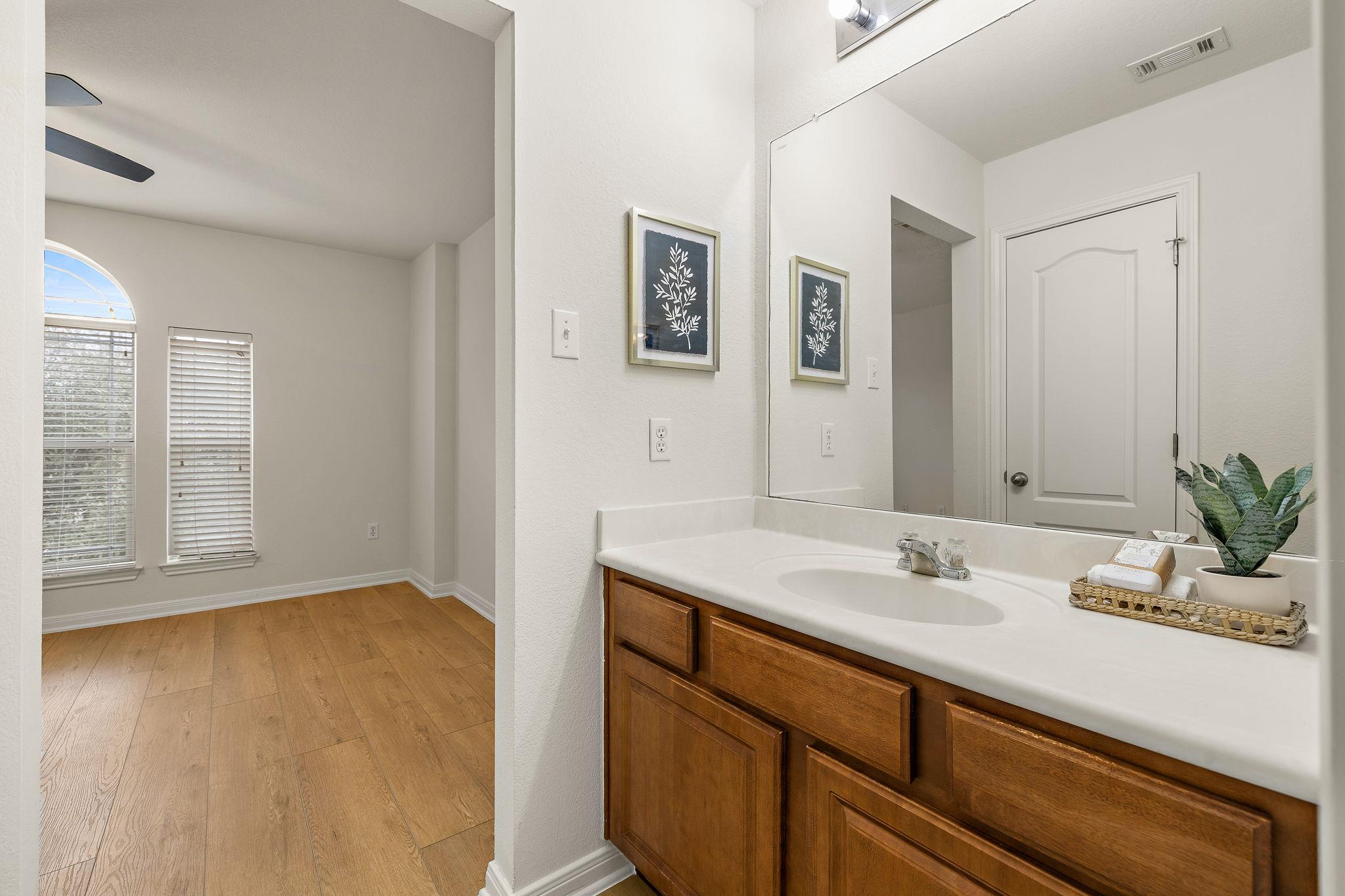 903 Fork Ridge Path, Round Rock, TX 78665