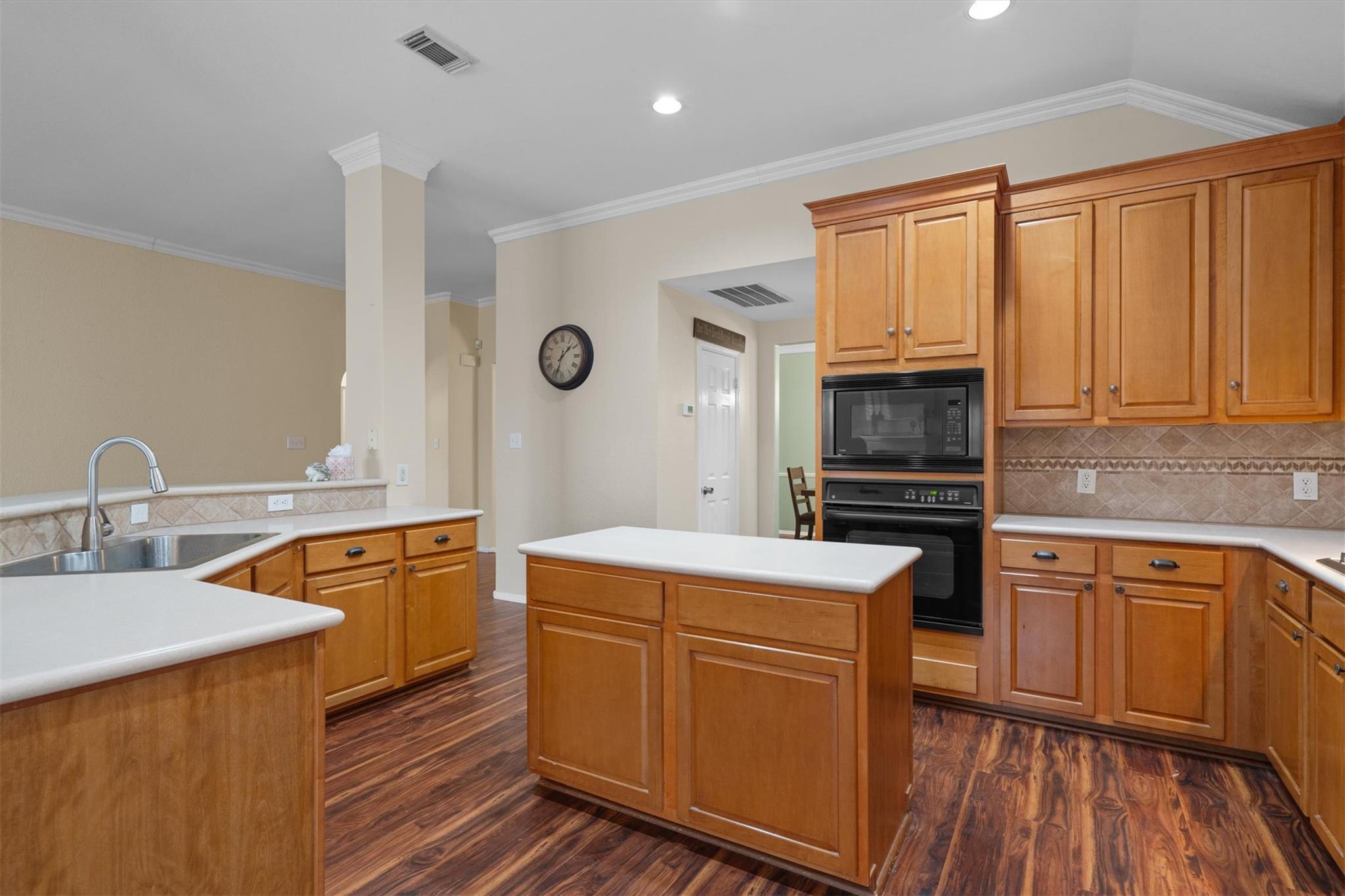 18101 Whitewater Cv, Round Rock, TX 78681