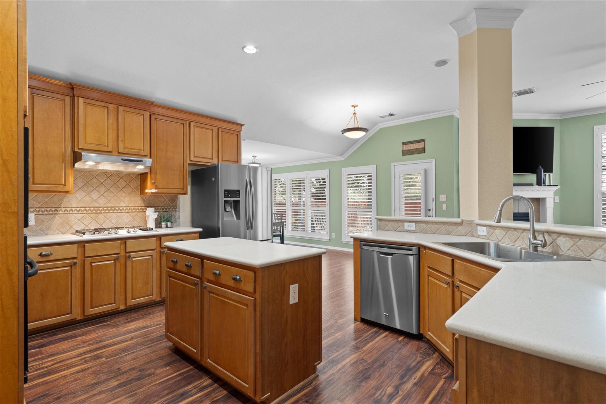 18101 Whitewater Cv, Round Rock, TX 78681