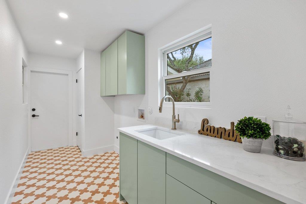 408 Rolling Green Dr, Lakeway, TX 78734