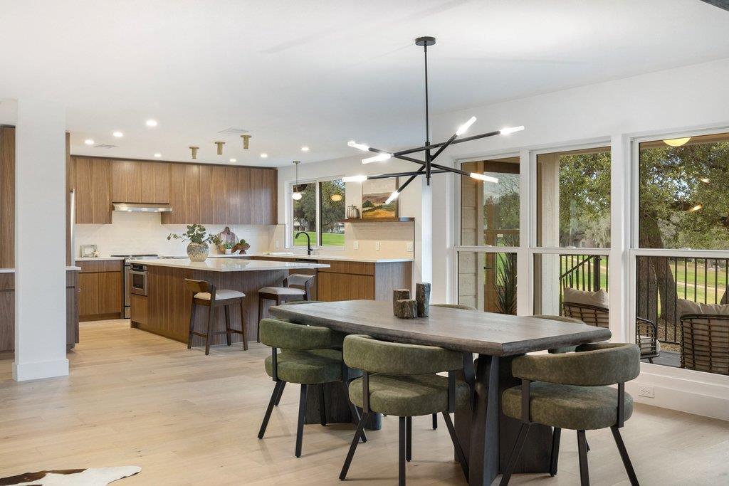 408 Rolling Green Dr, Lakeway, TX 78734