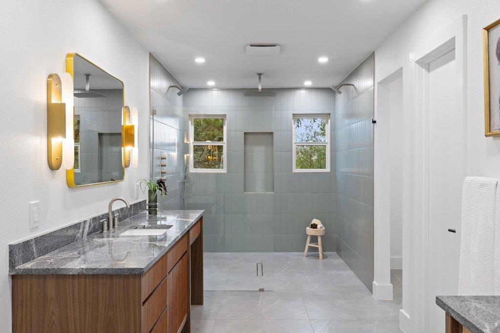 408 Rolling Green Dr, Lakeway, TX 78734