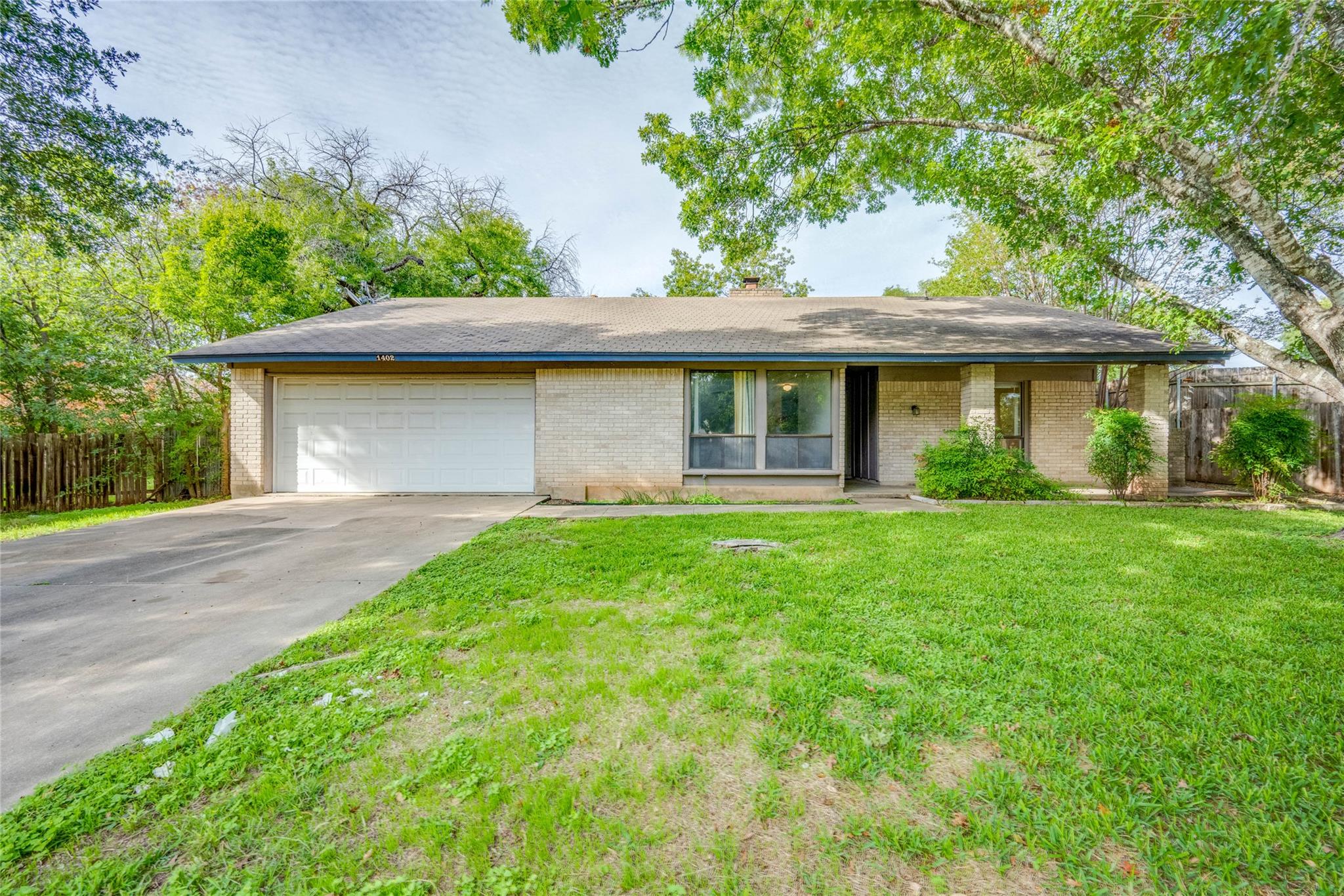 1402 Meadgreen Cir, Austin, TX 78758