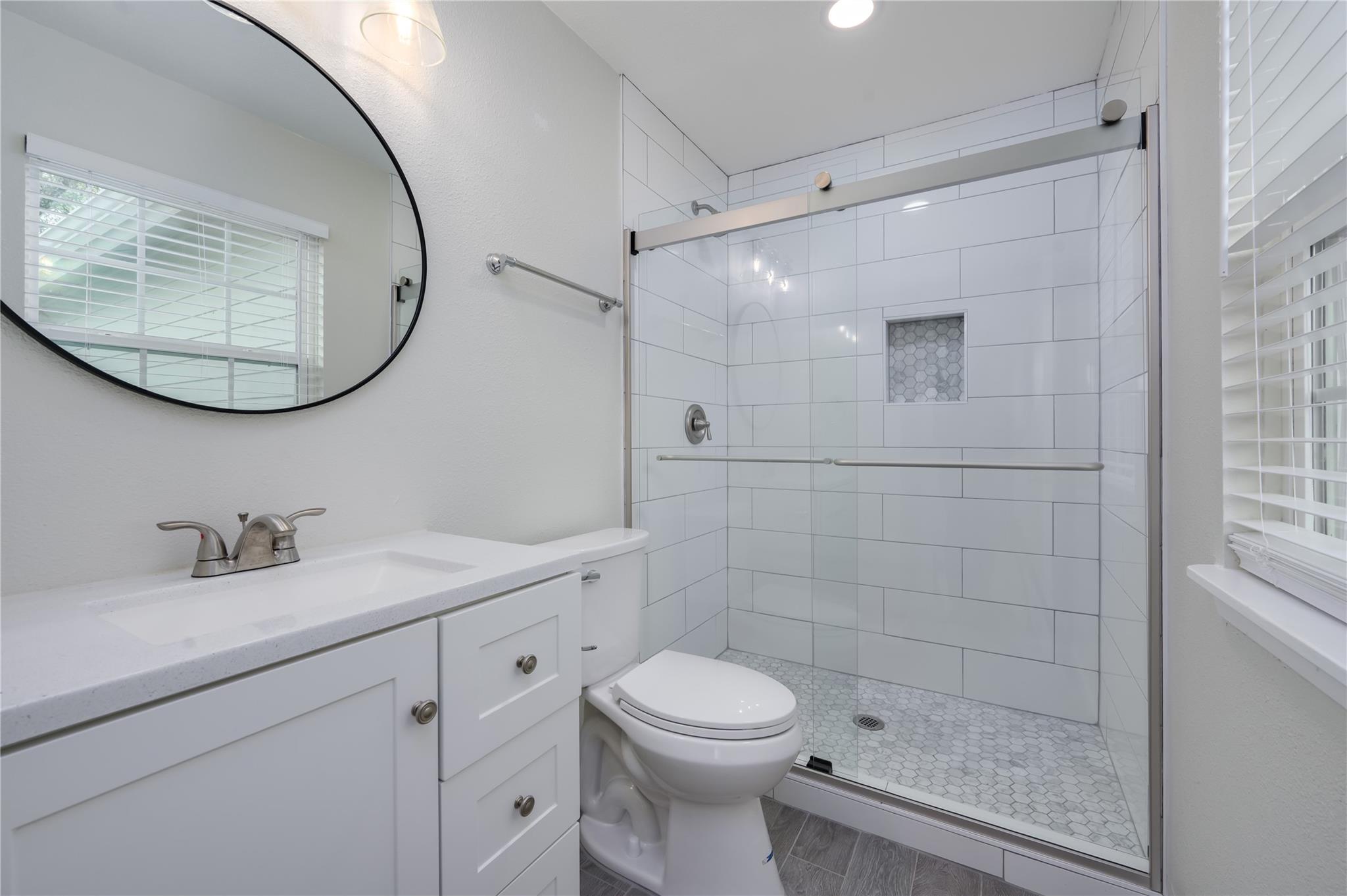 15302 Cavalier Canyon Dr # B, Lakeway, TX 78734