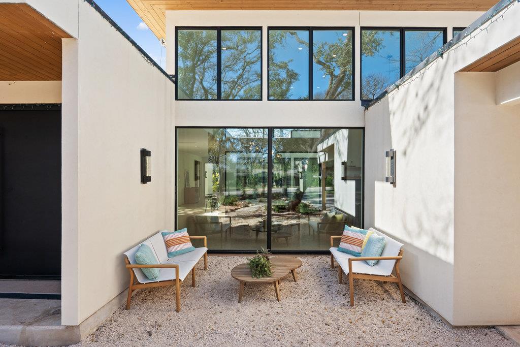 4 Westgate Cir, Austin, TX 78746