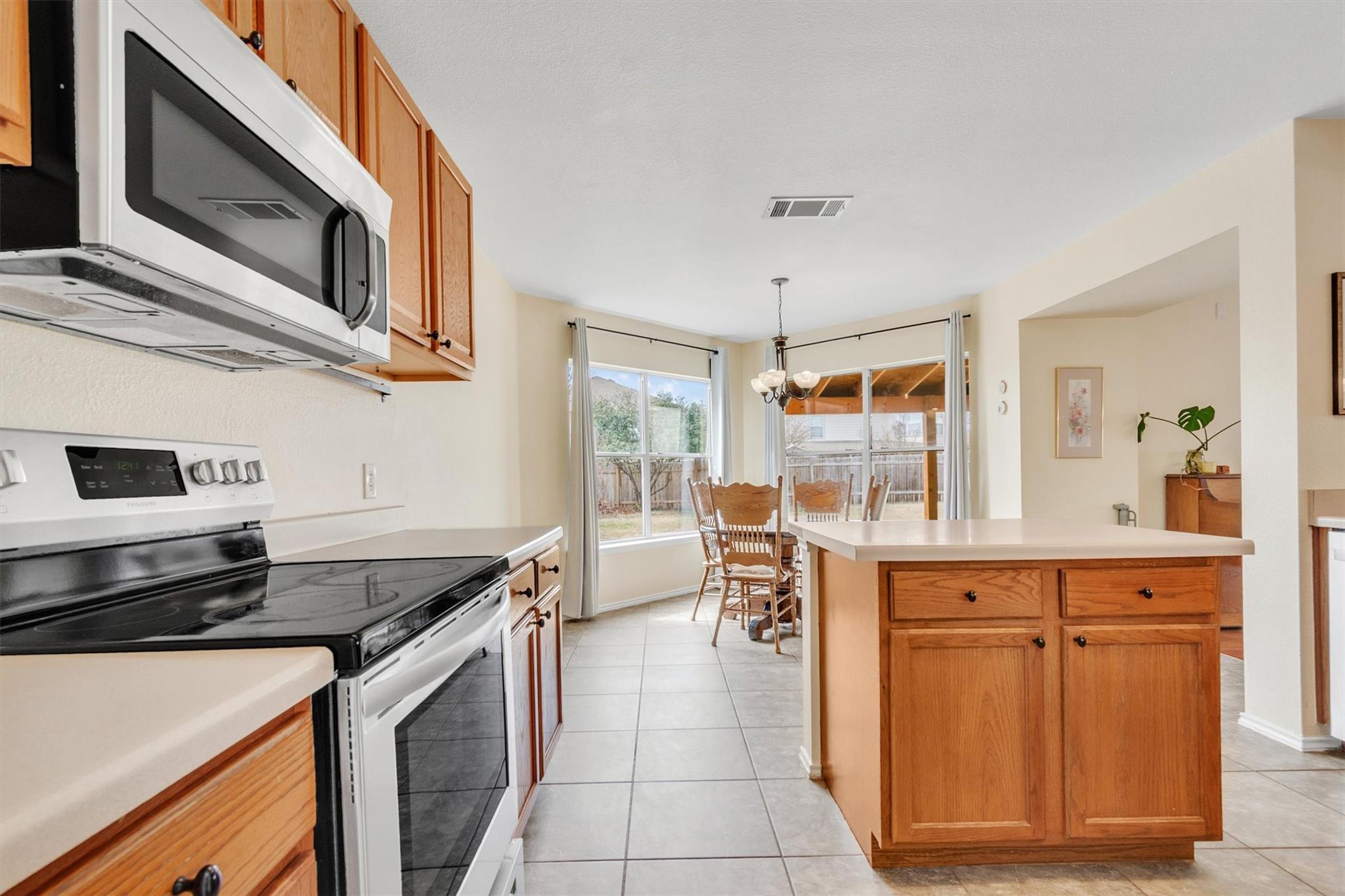 307 Crossland Cv, Leander, TX 78641