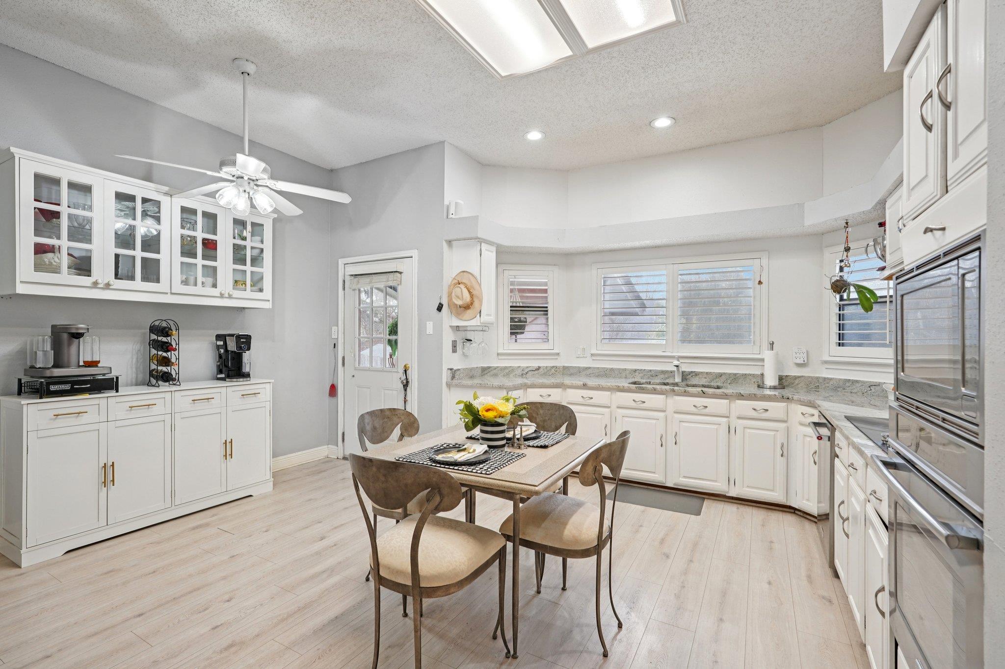 17011 Vista Village Dr, San Antonio, TX 78247