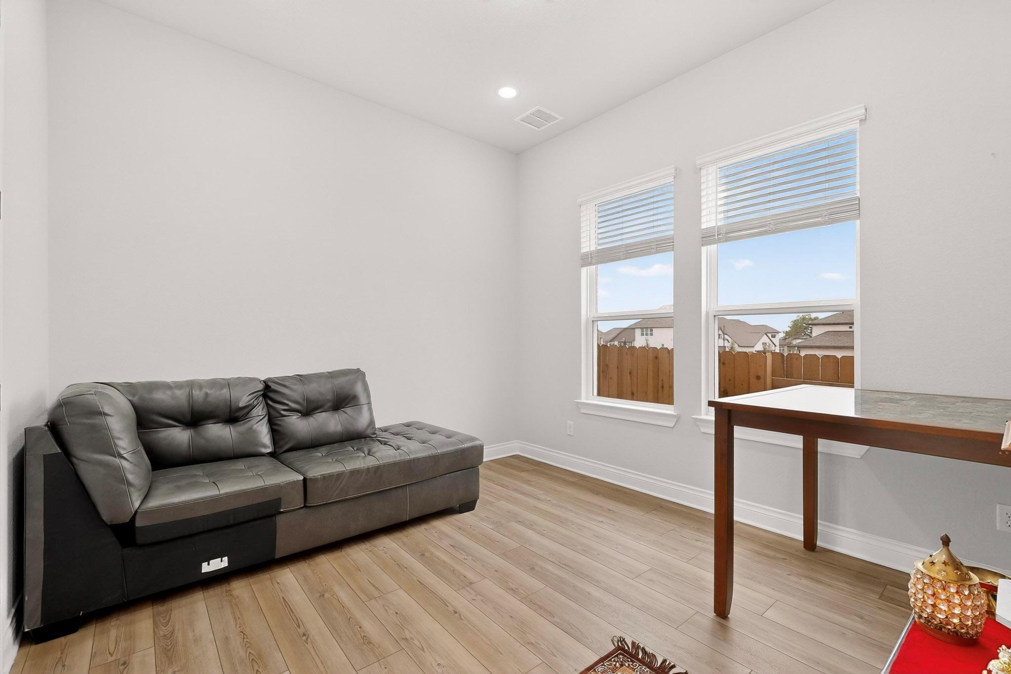 1304 Snowdrop Dr, Georgetown, TX 78628