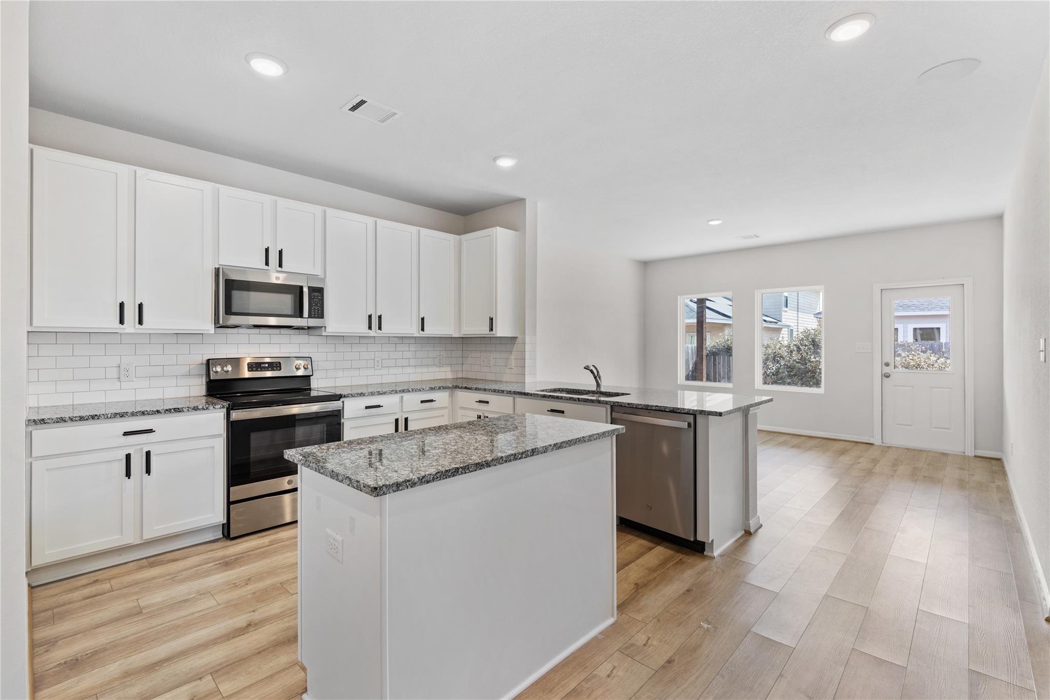 316 Lt Rusty Dr, Jarrell, TX 76537