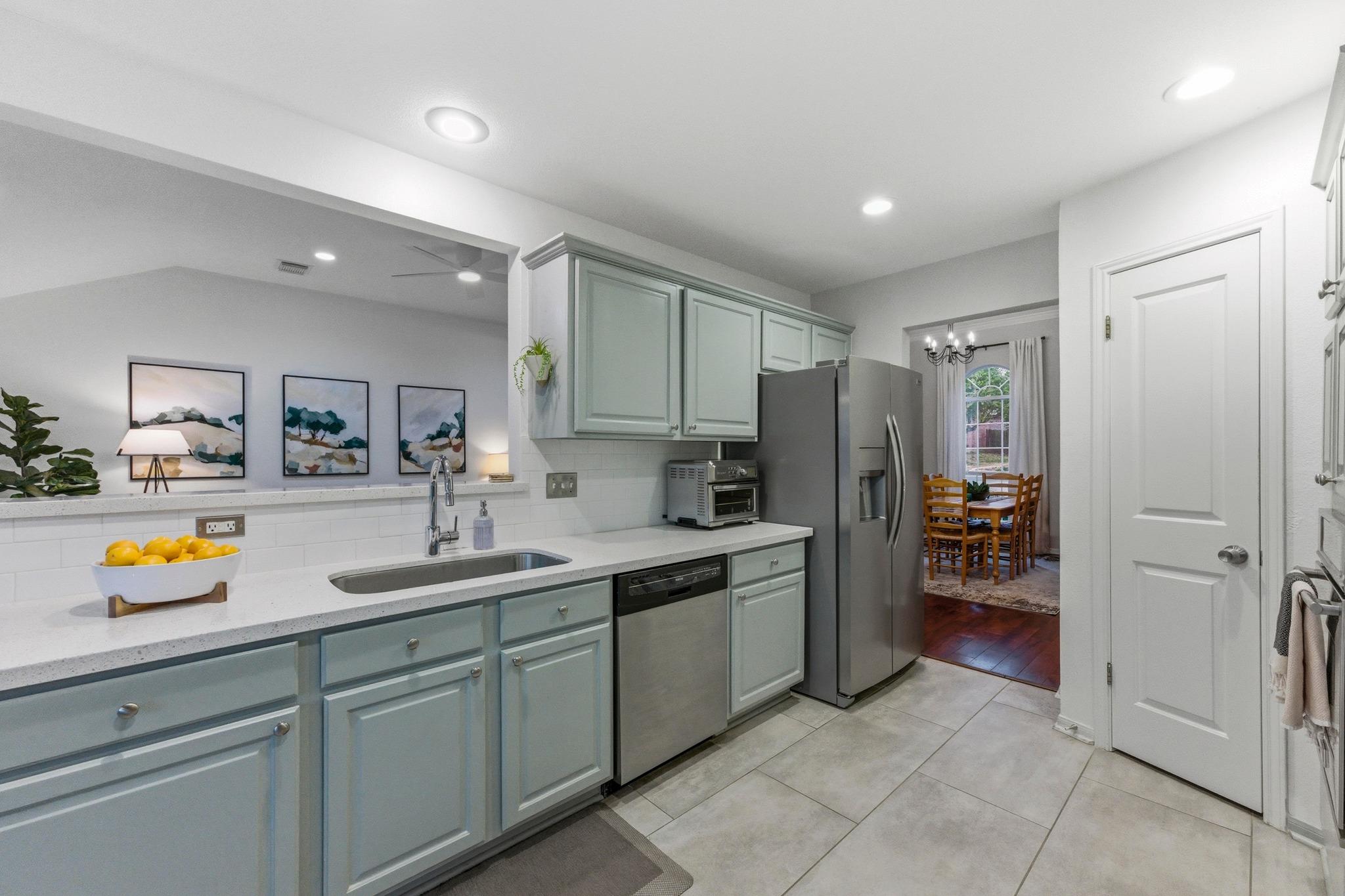 6925 AUCKLAND Dr, Austin, TX 78749