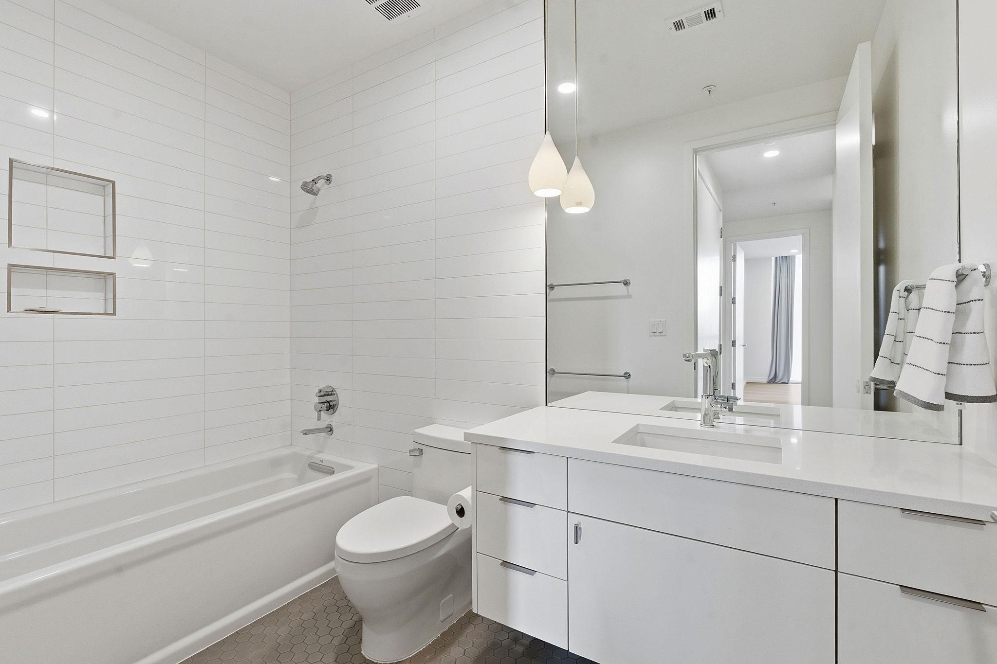 1010 W 10th St # 203, Austin, TX 78703