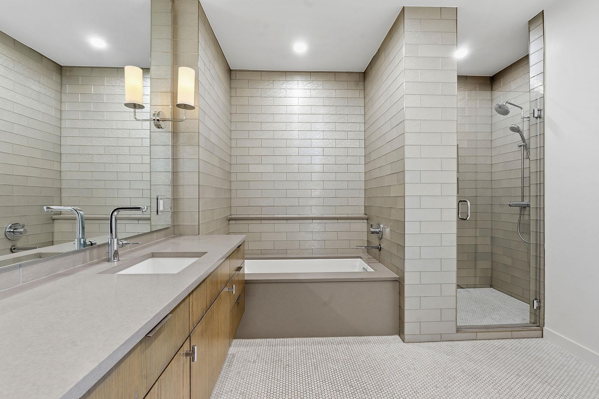 1010 W 10th St # 203, Austin, TX 78703