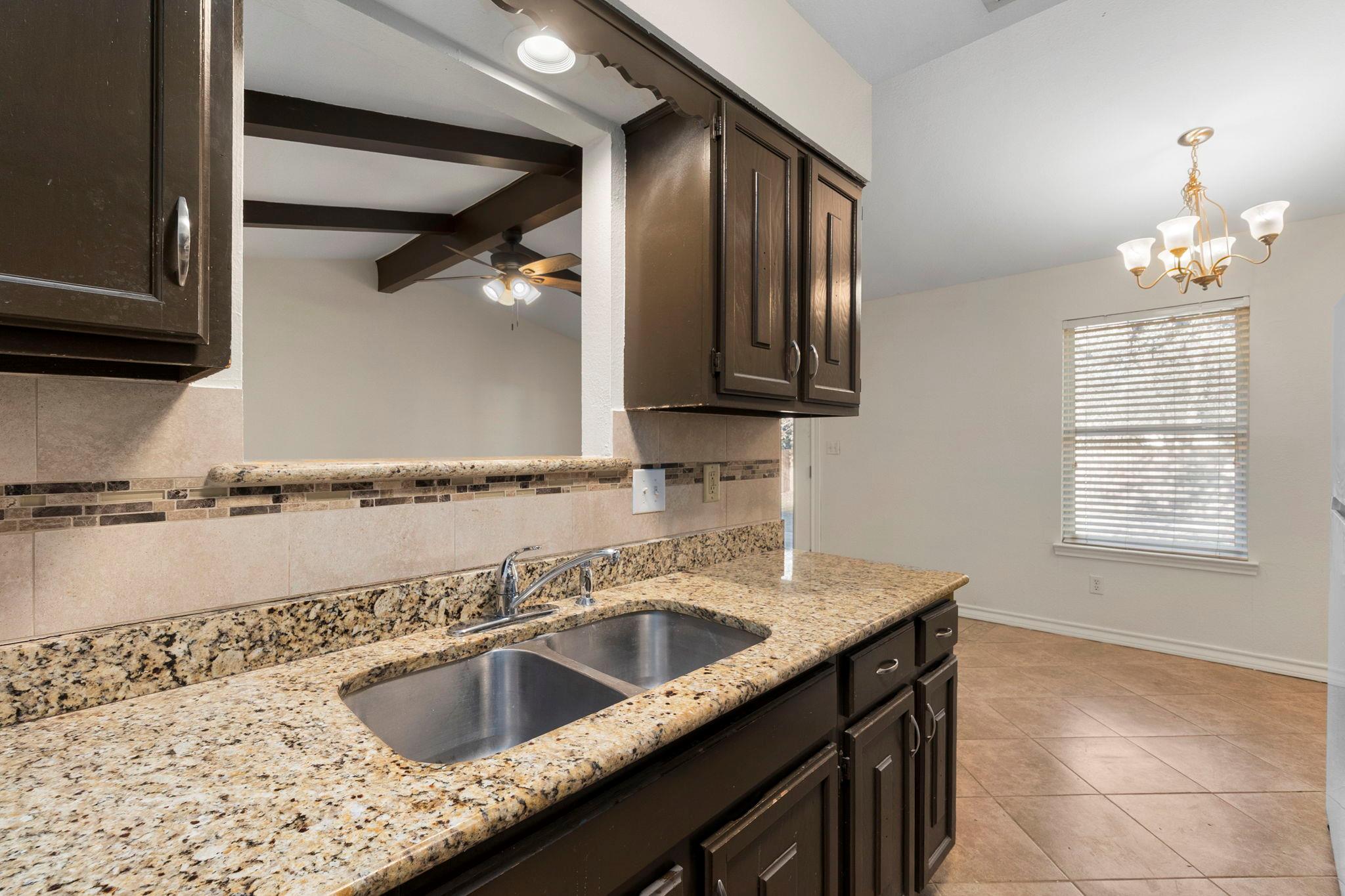 2016 Nevada St, San Marcos, TX 78666