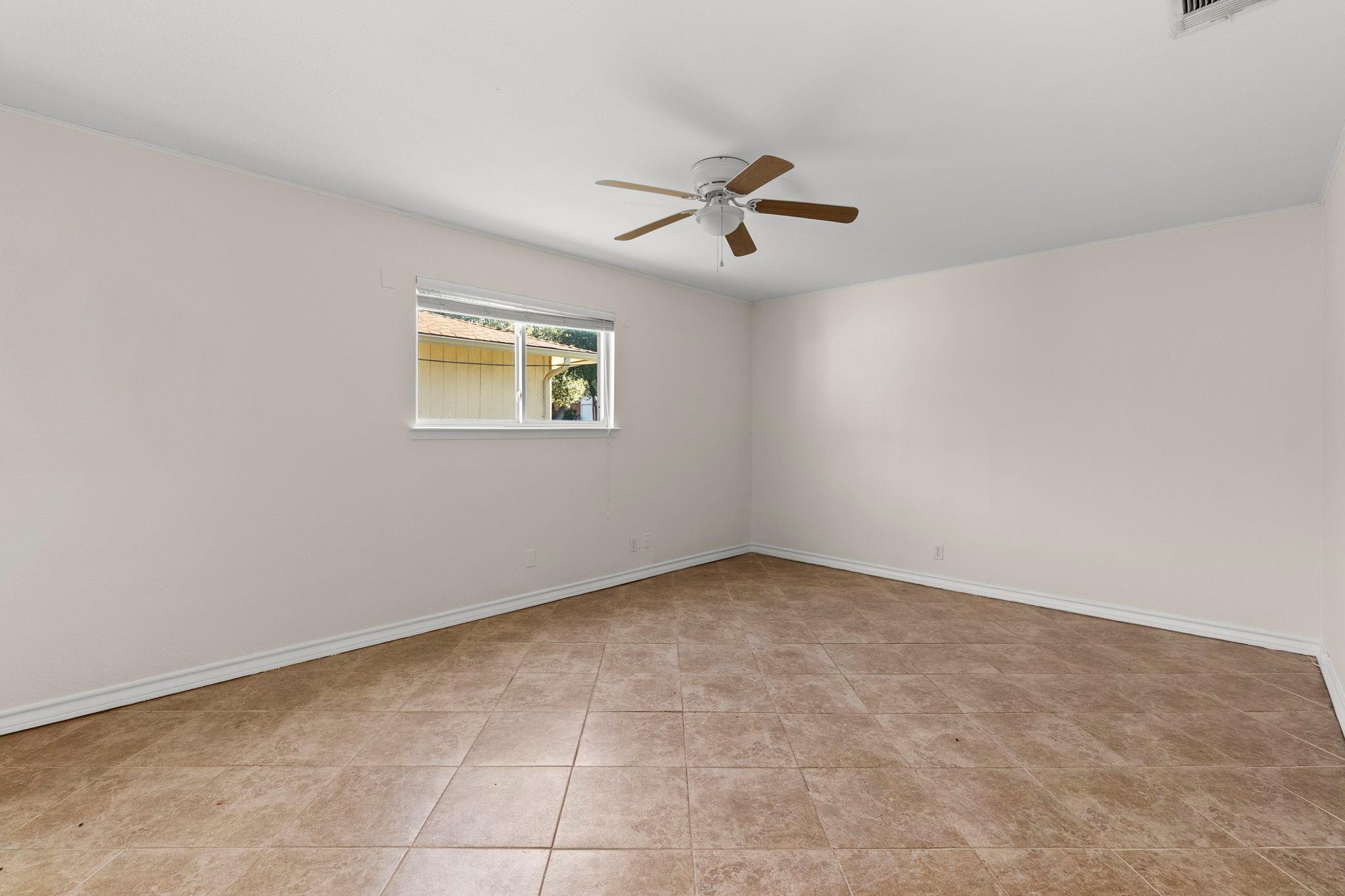 2016 Nevada St, San Marcos, TX 78666