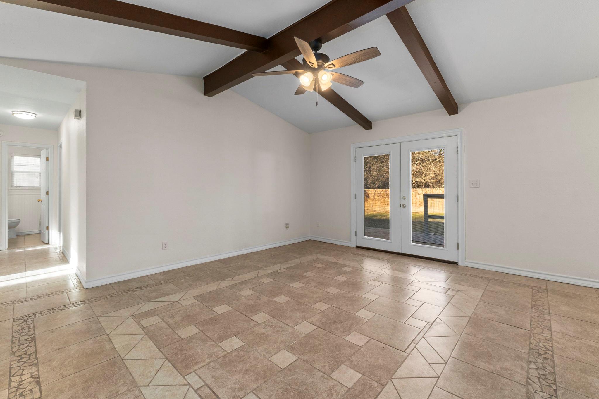 2016 Nevada St, San Marcos, TX 78666