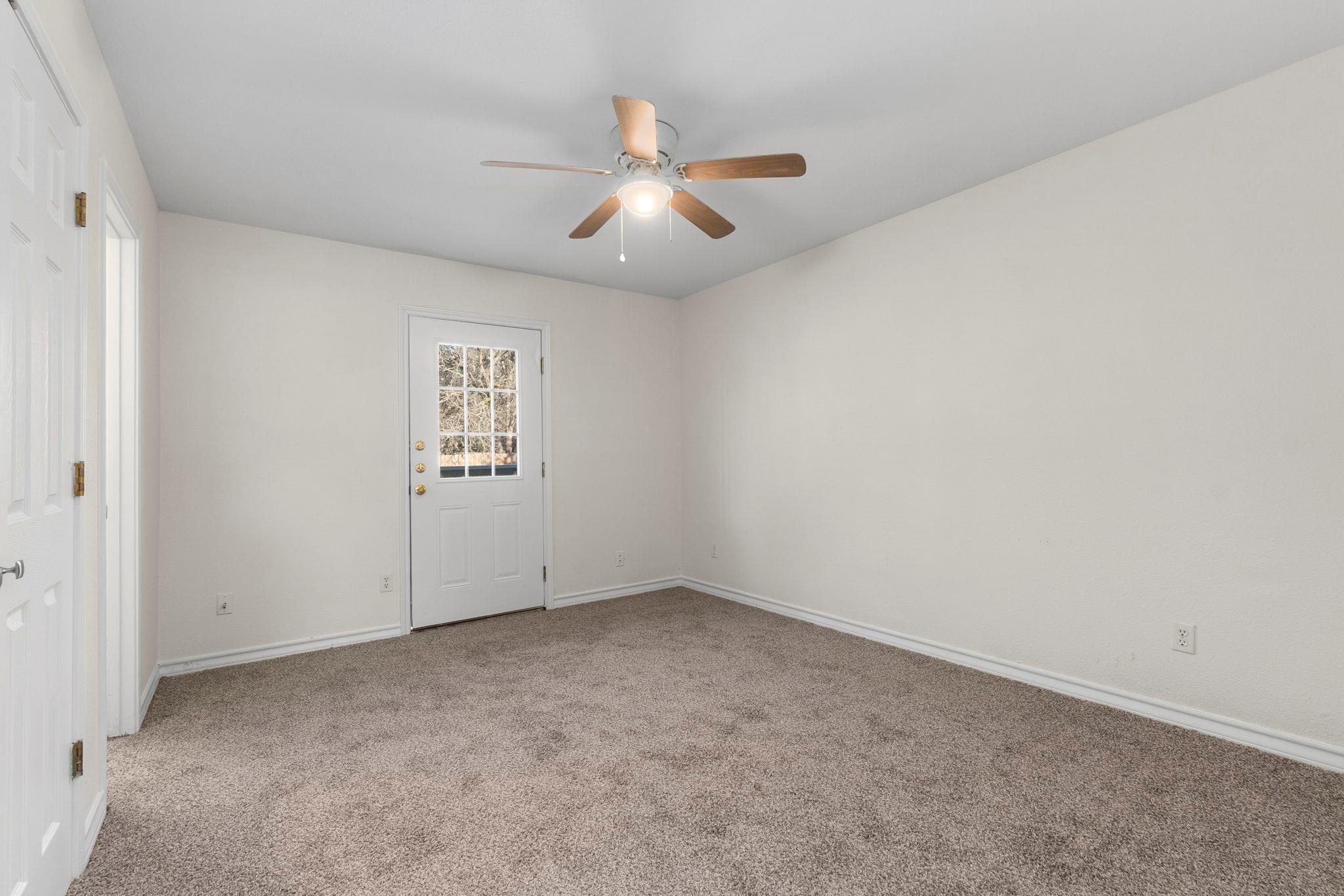 2016 Nevada St, San Marcos, TX 78666