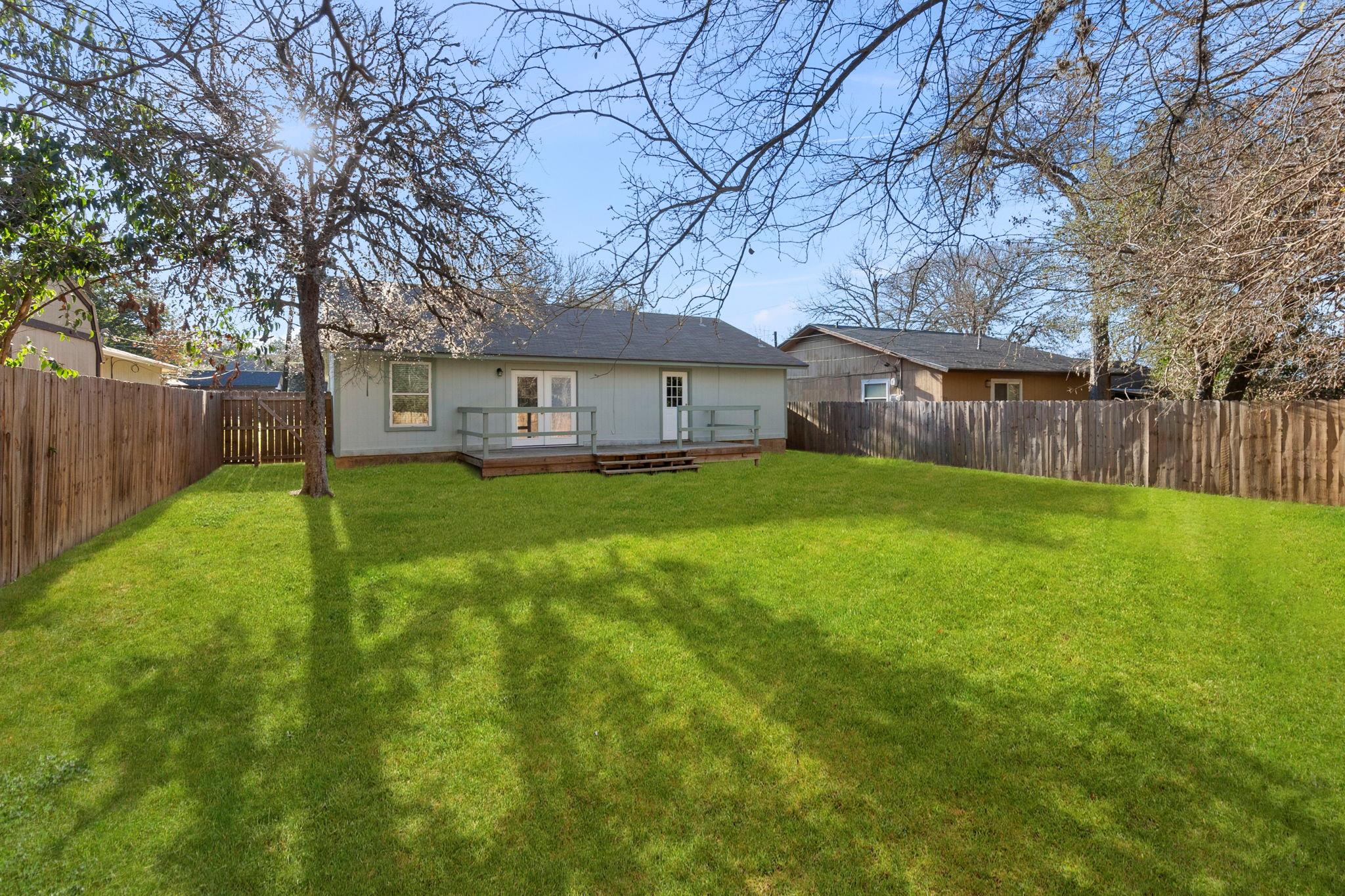 2016 Nevada St, San Marcos, TX 78666