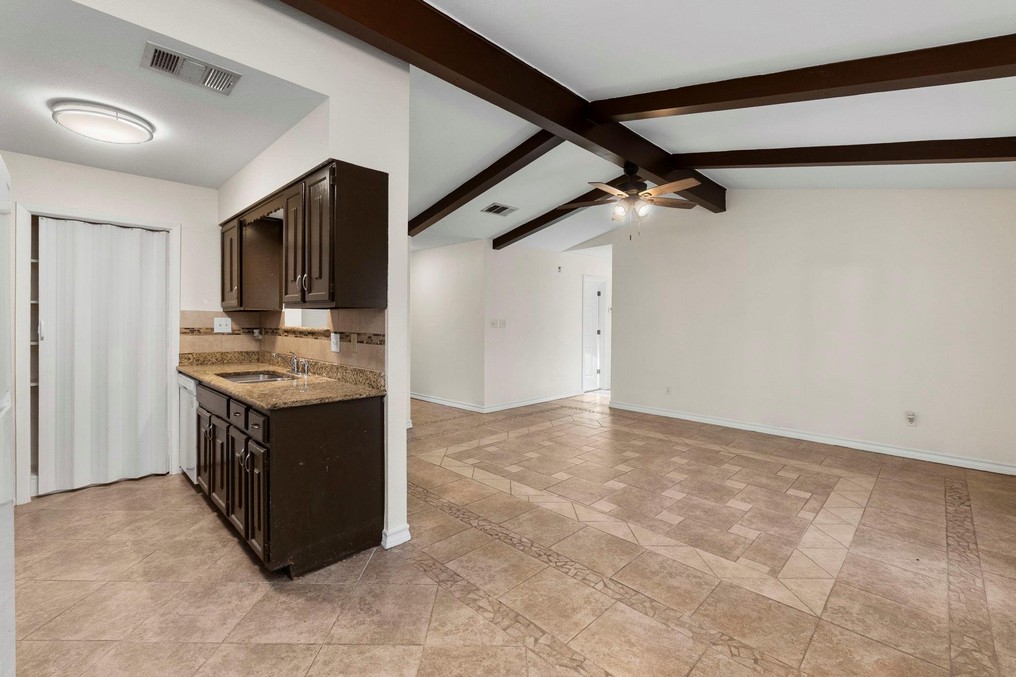 2016 Nevada St, San Marcos, TX 78666